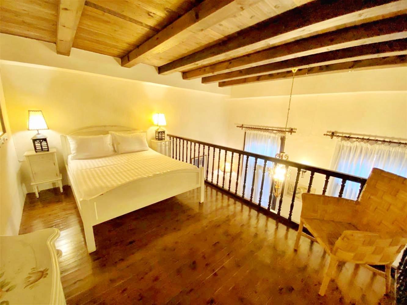 Superior Suite - Split Level - Photo 11