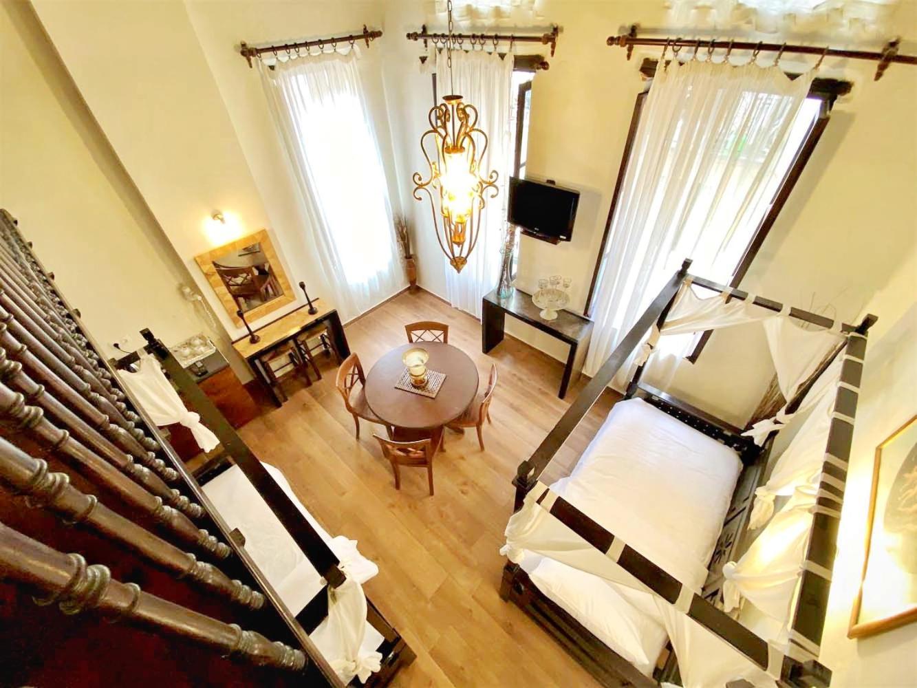 Superior Suite - Split Level - Photo 6