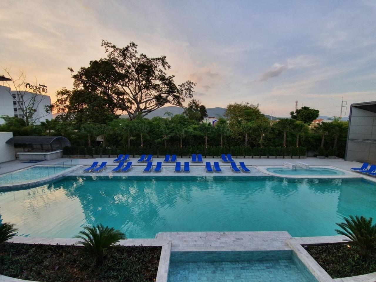 Deluxe Double or Twin Room with Pool View - Photo 28