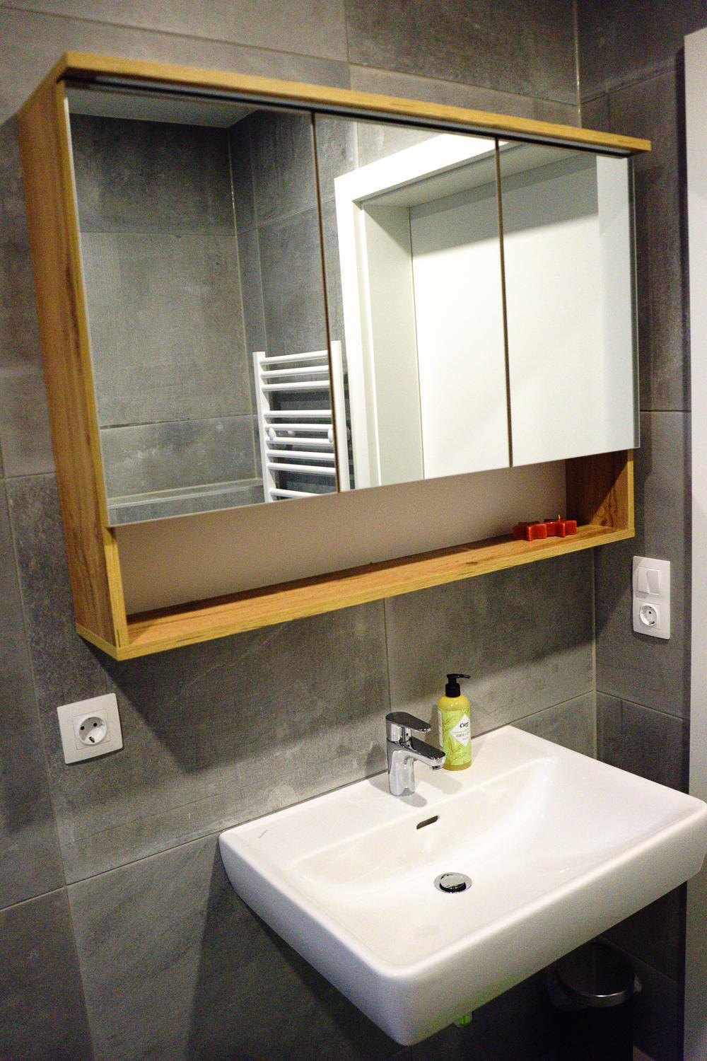 One-Bedroom Apartment photo 3