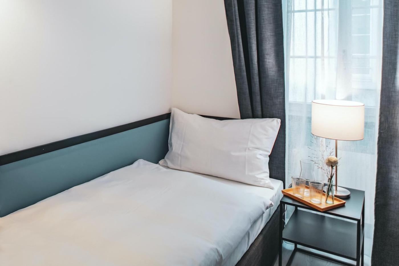 Budget Single Room with Shared Bathroom