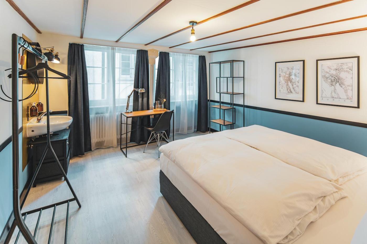 Standard Double Room with Shared Bathroom