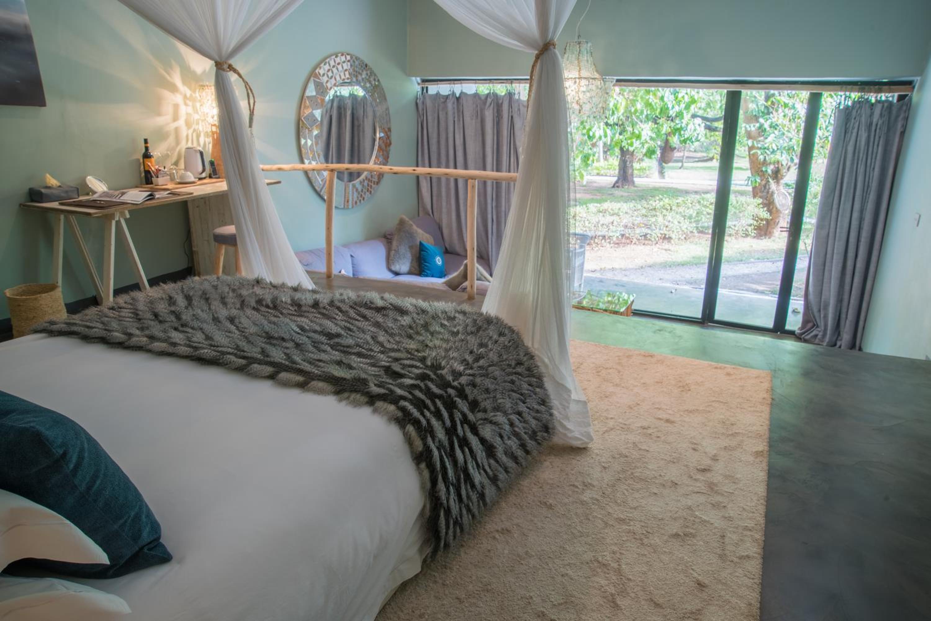 Queen Room with Garden View photo 2