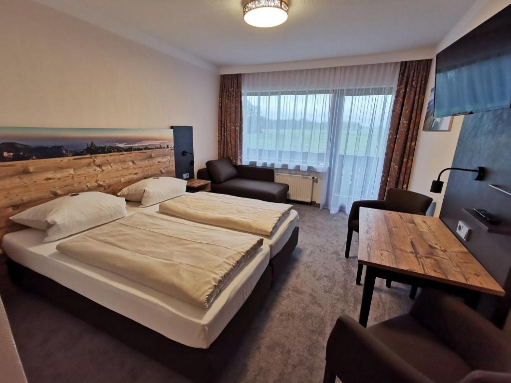 Comfort Double Room with Mountain View and Balcony photo 1