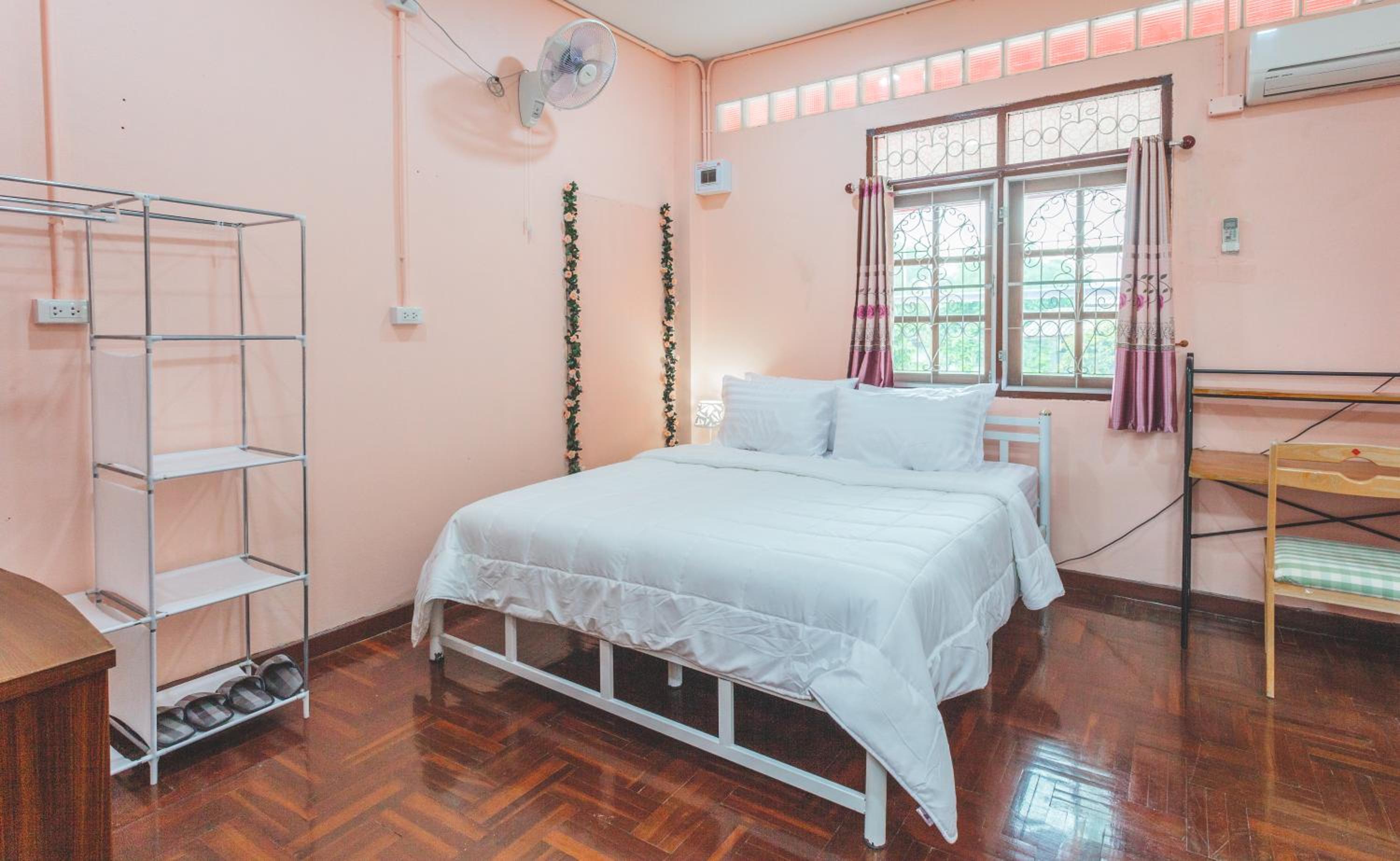 King Room with Balcony photo 1