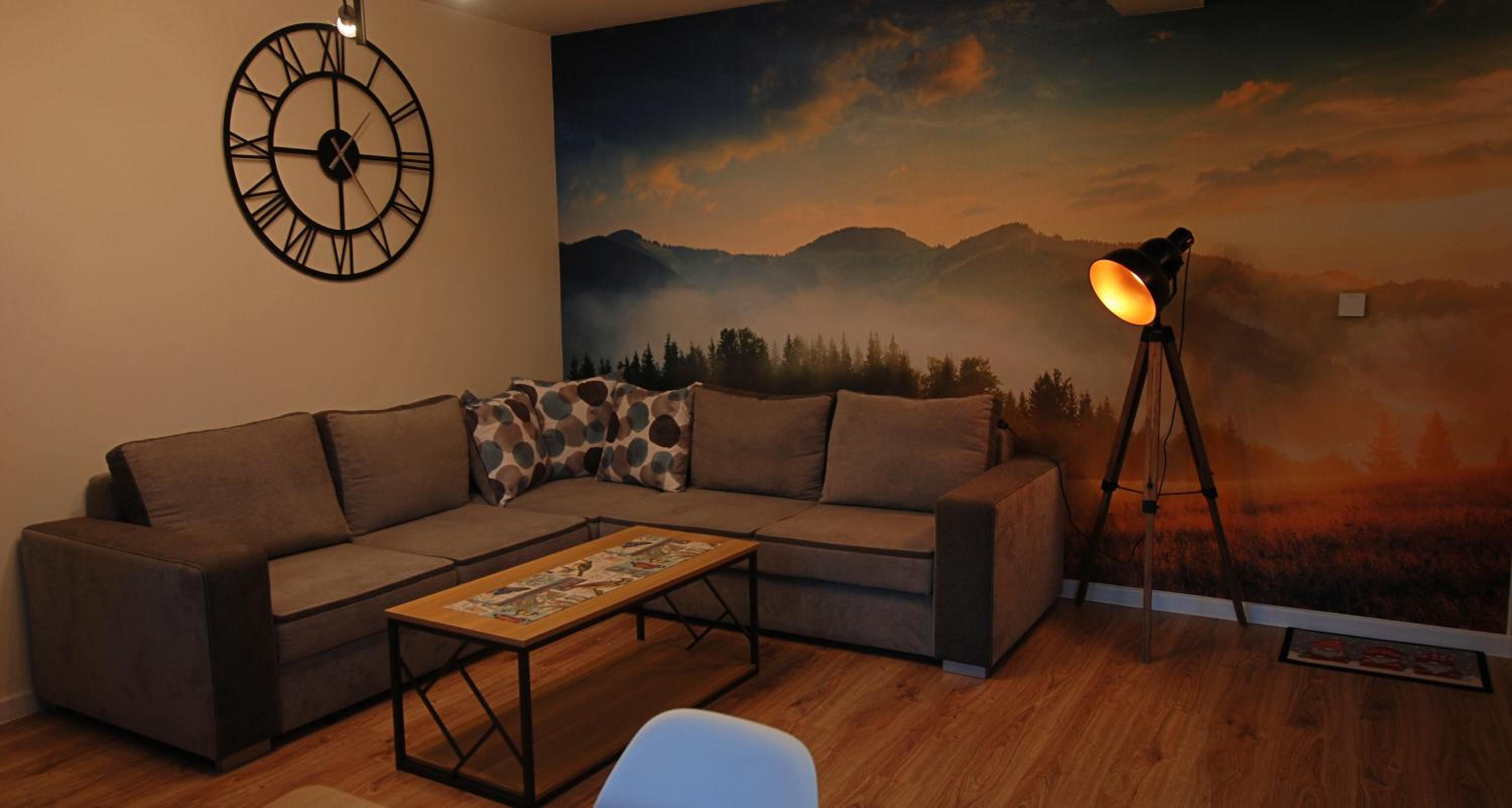 One-Bedroom Apartment photo 1