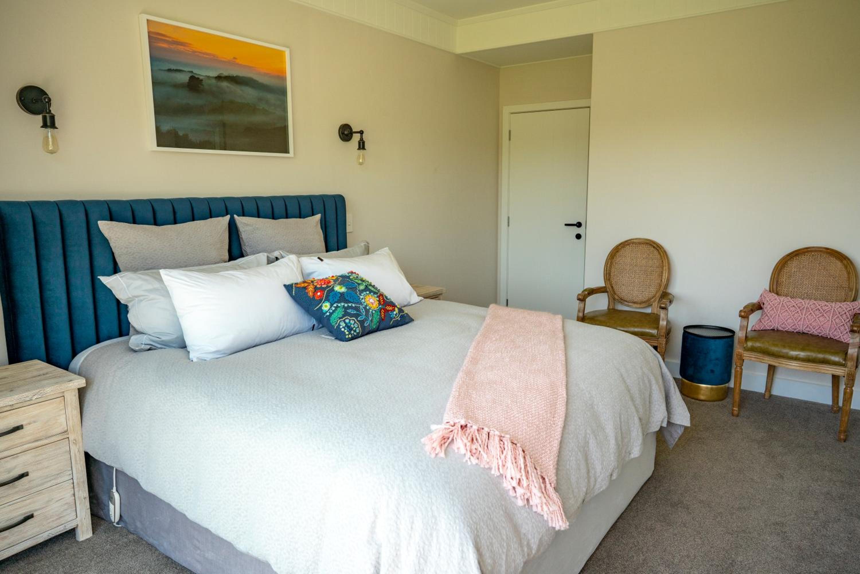 Deluxe King Room photo 1