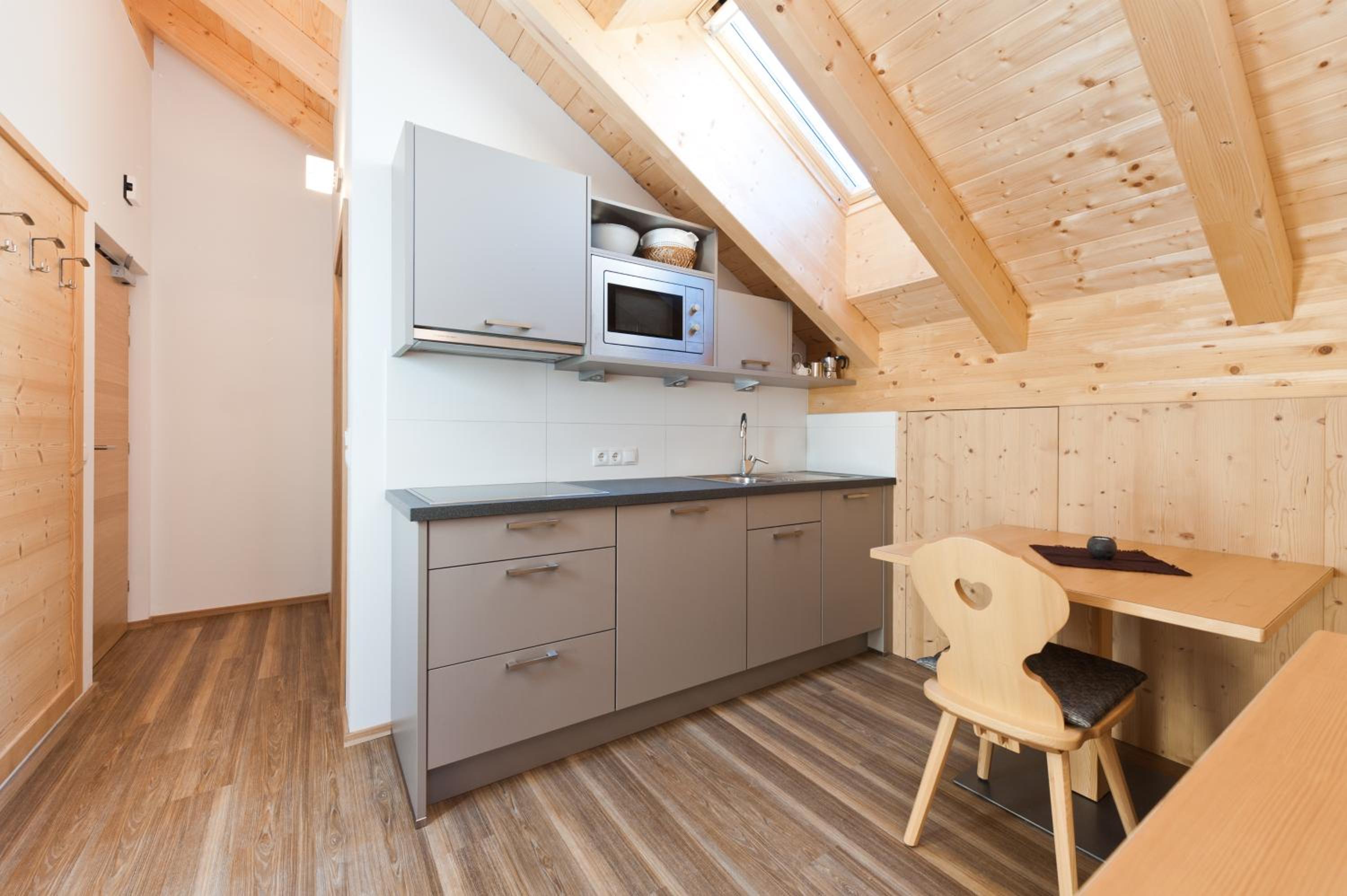 Studio Apartment - Photo 2