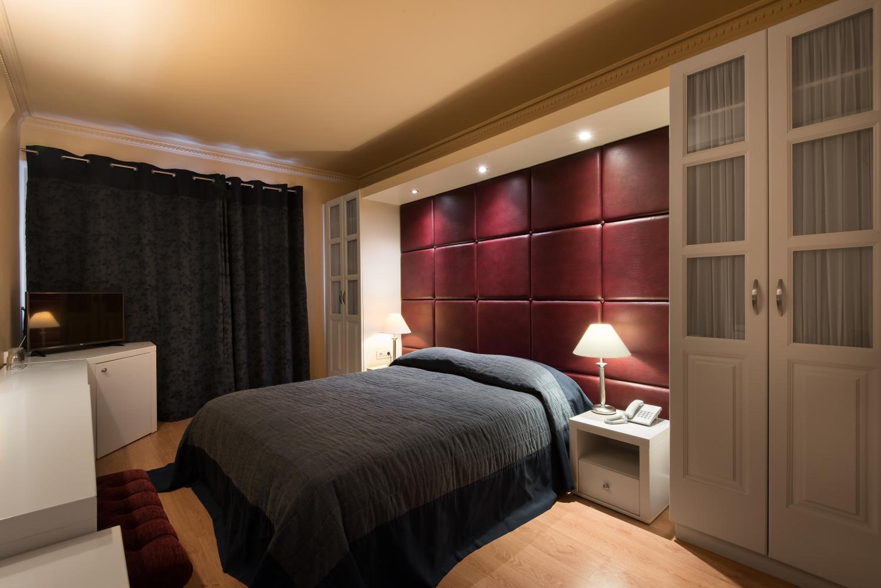 Double or Twin Room photo 3