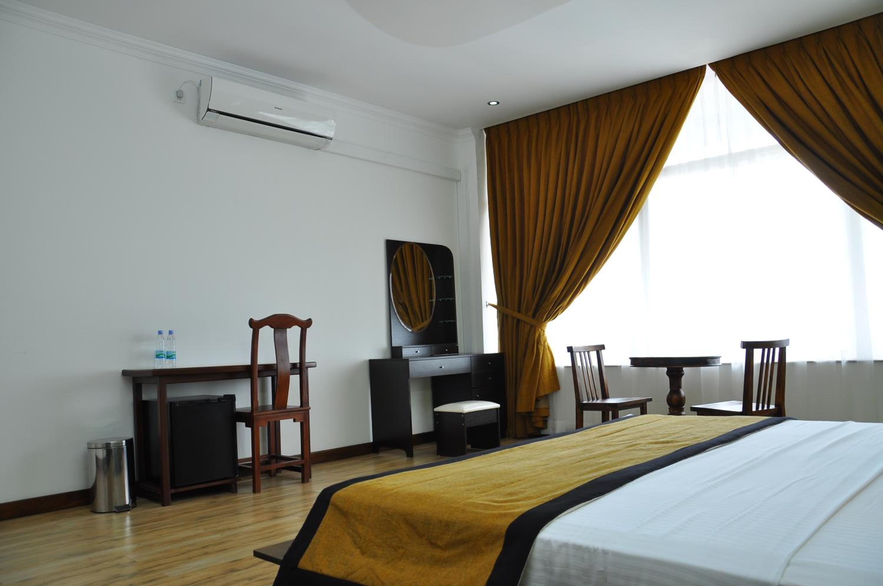 Honeymoon Suite