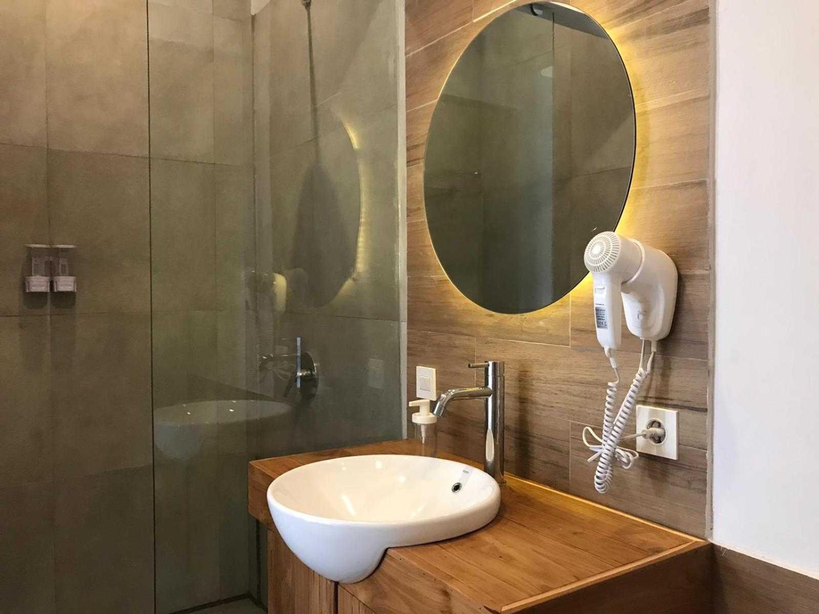Deluxe Double or Twin Room with Pool Access - Photo 8