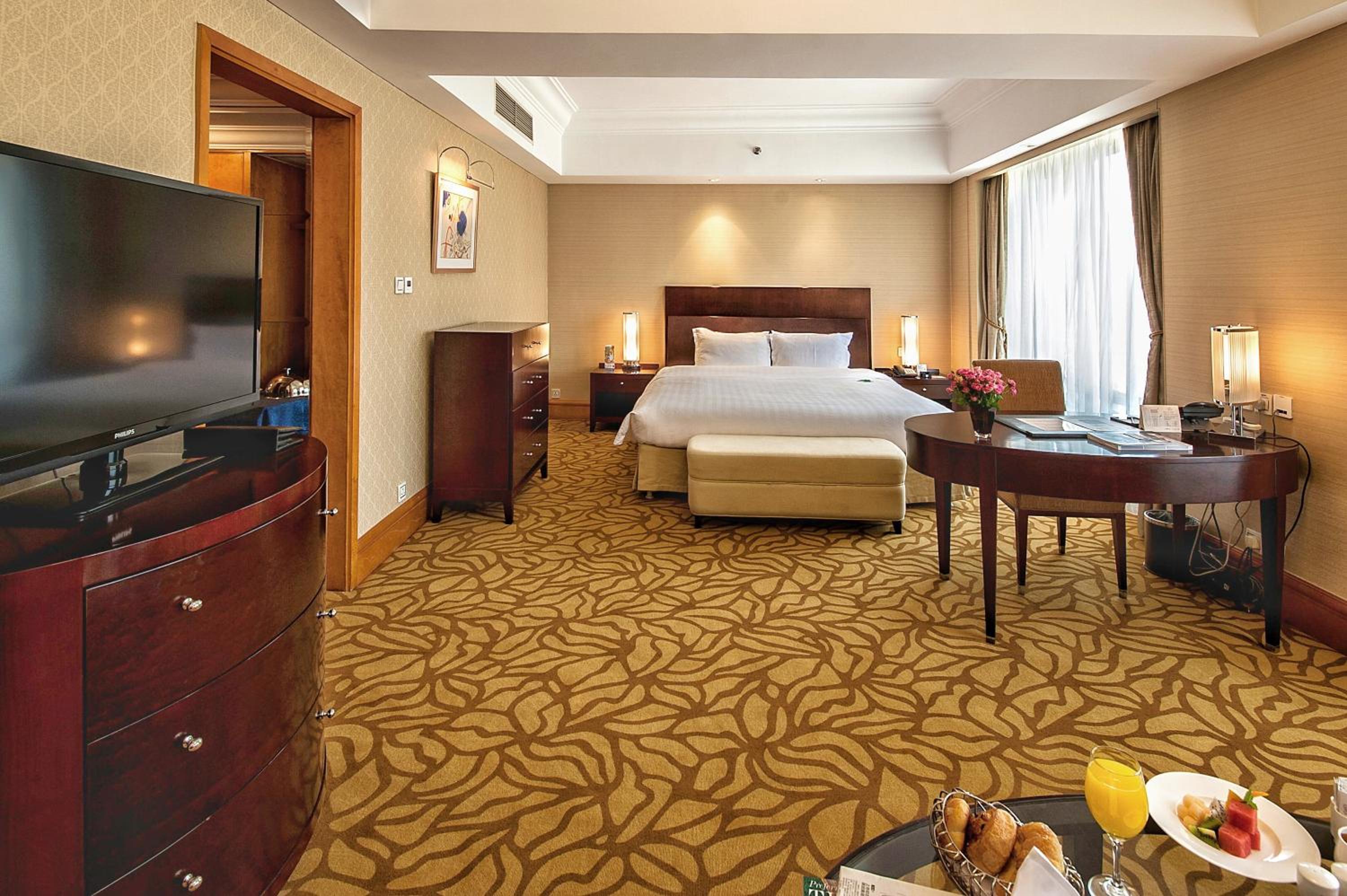 Deluxe Business King Size Bed Room - East Room - Photo 1
