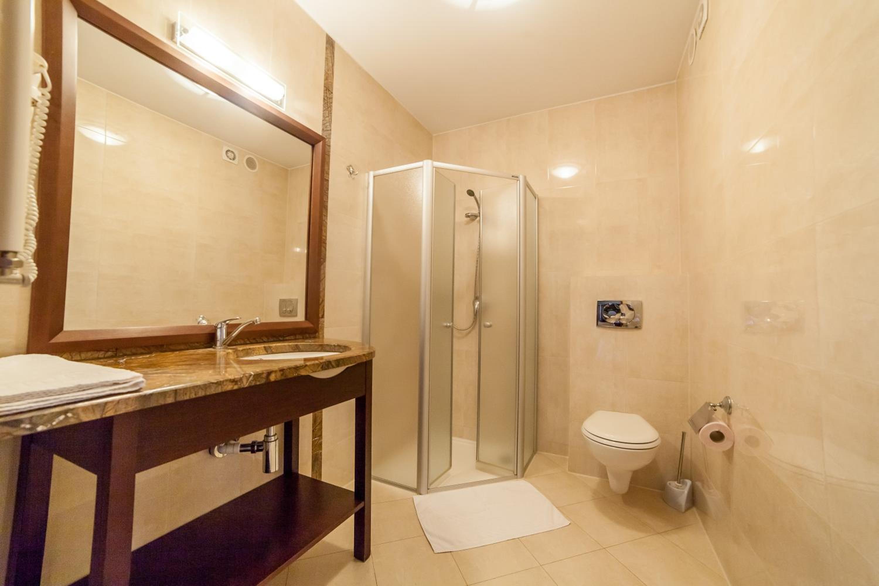 Economy Triple Room
