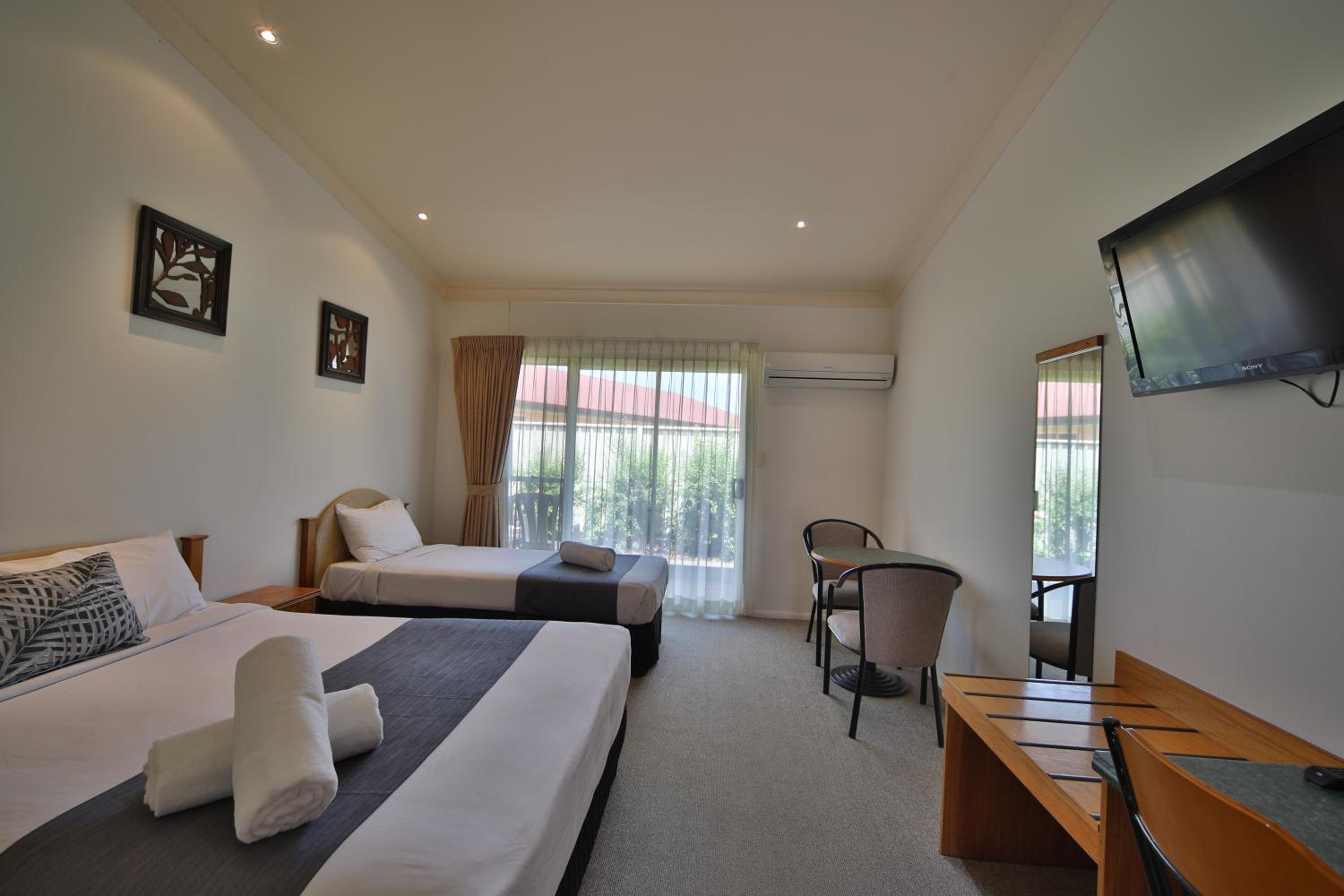 Deluxe Twin Room photo 1