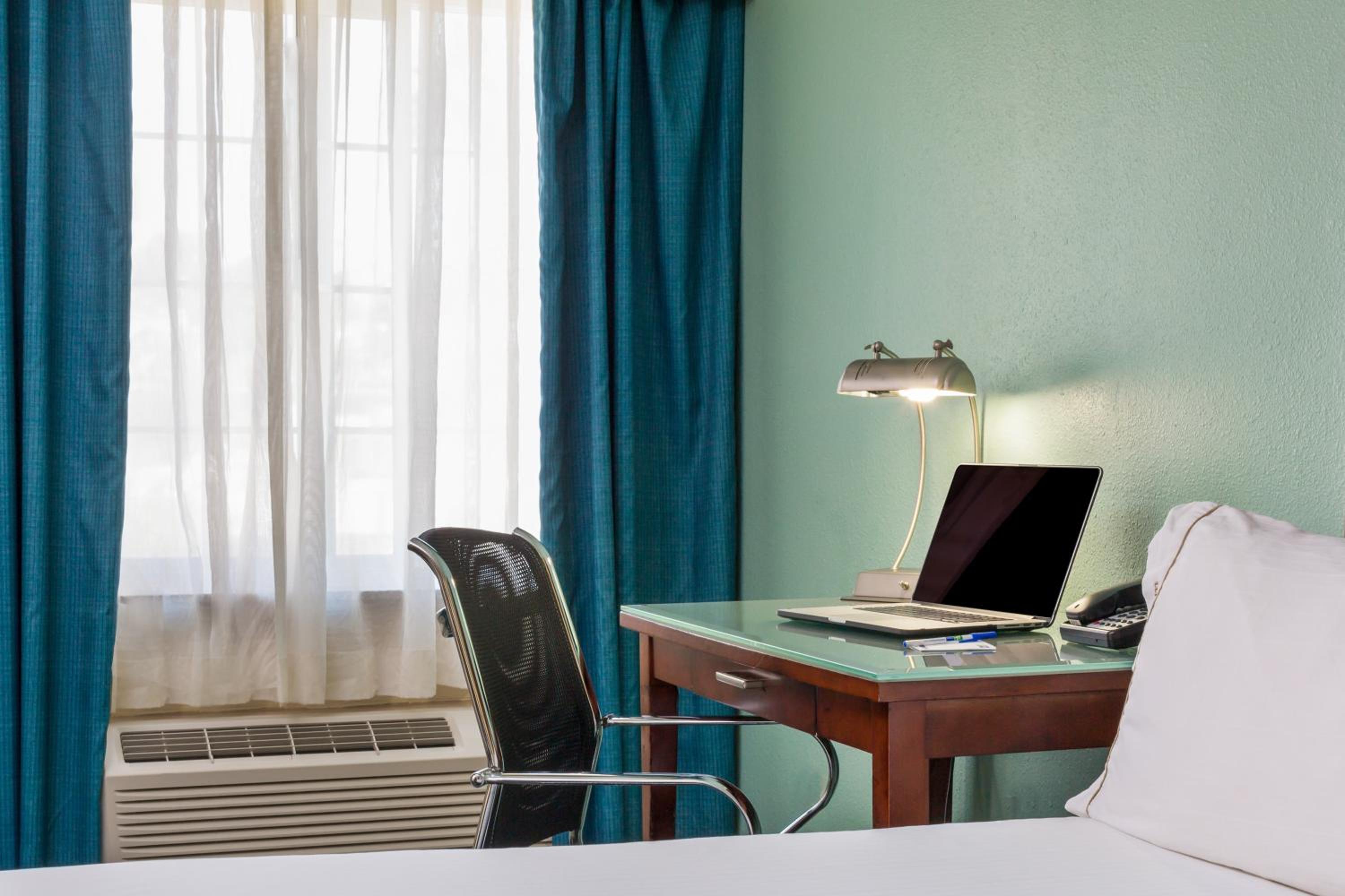 Executive King Room - Photo 4