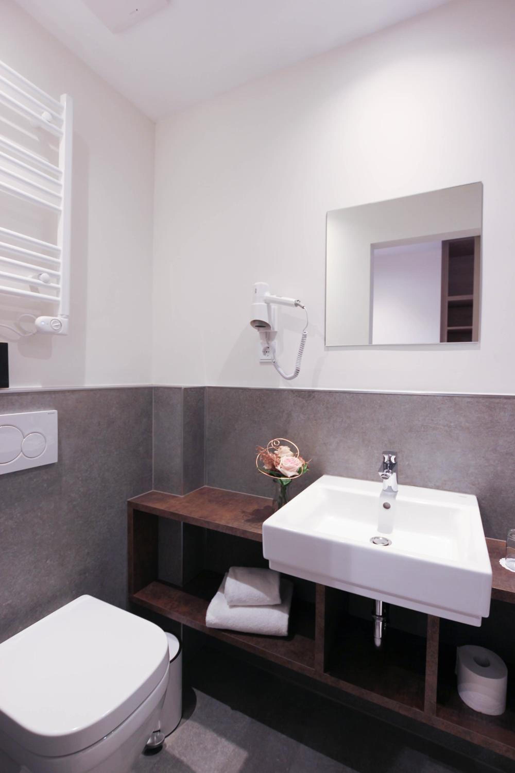 Classic Twin Room - Photo 3