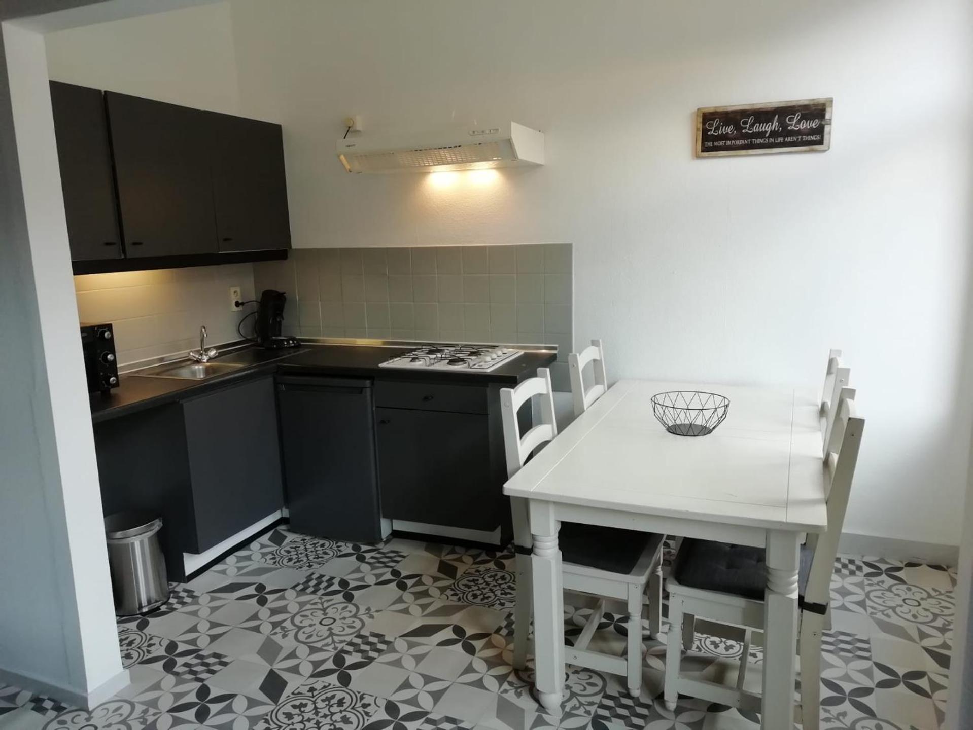 One-Bedroom Apartment - Photo 12