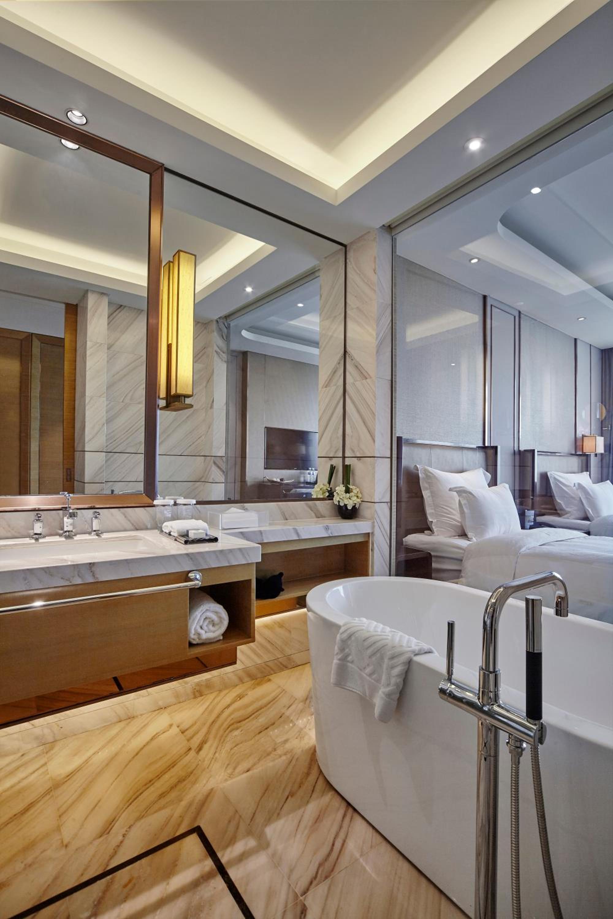 Deluxe City View Room With Twin Bed (inclusive First Day Mini Bar & Welcome Fruit & Cookies + Daily One Self-Service Laundry Voucher) - Photo 5