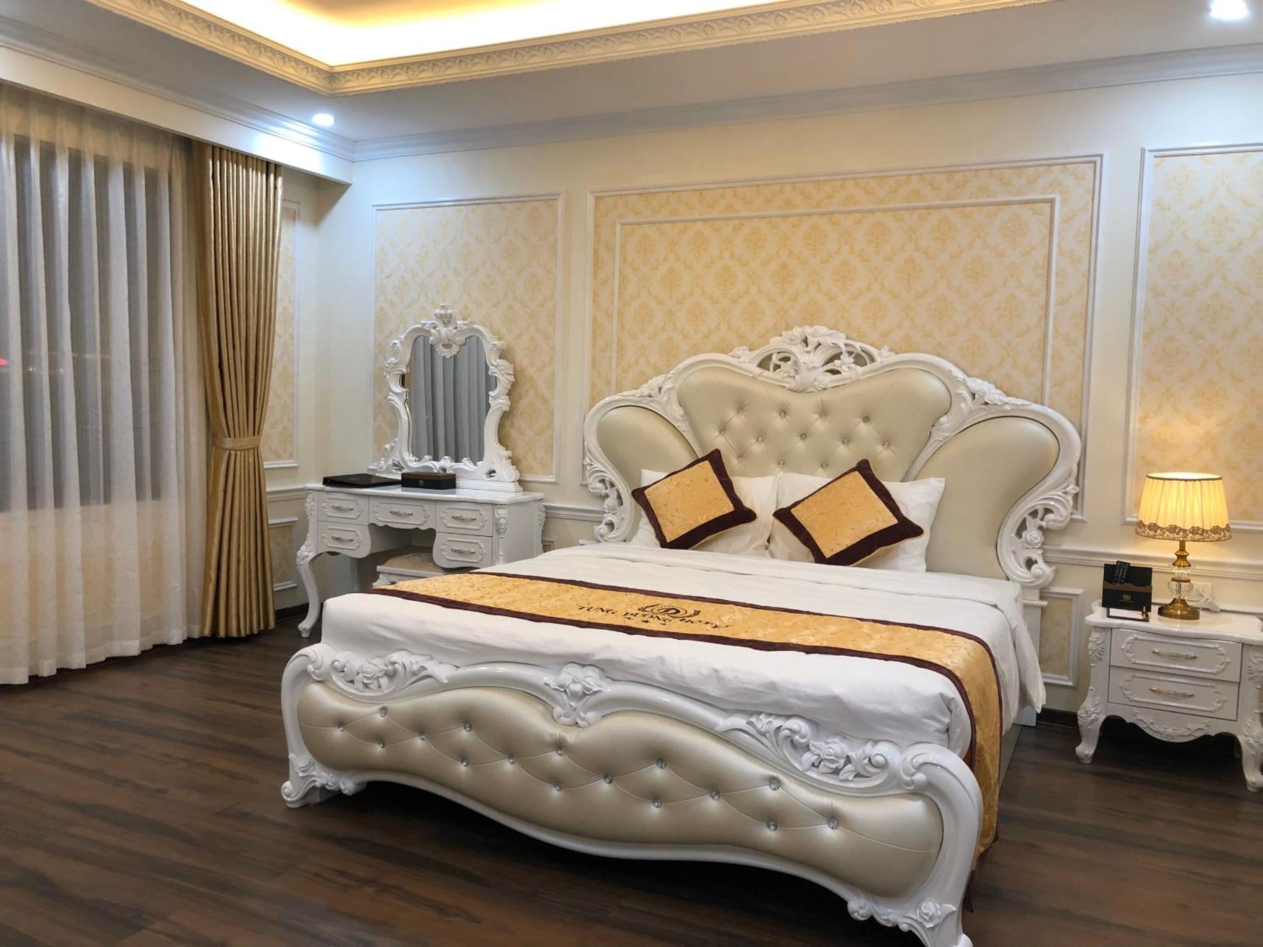 Deluxe King Room photo 3