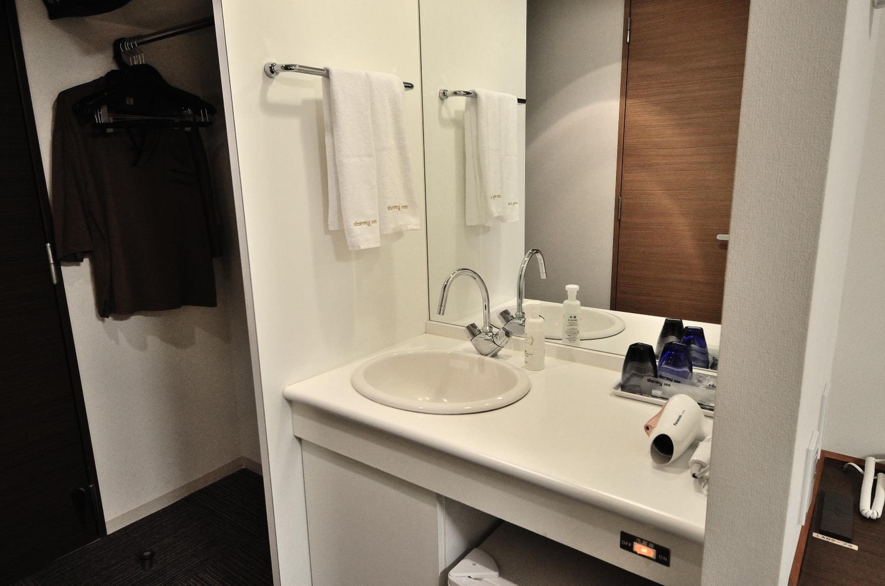 Single Room - Smoking photo 2