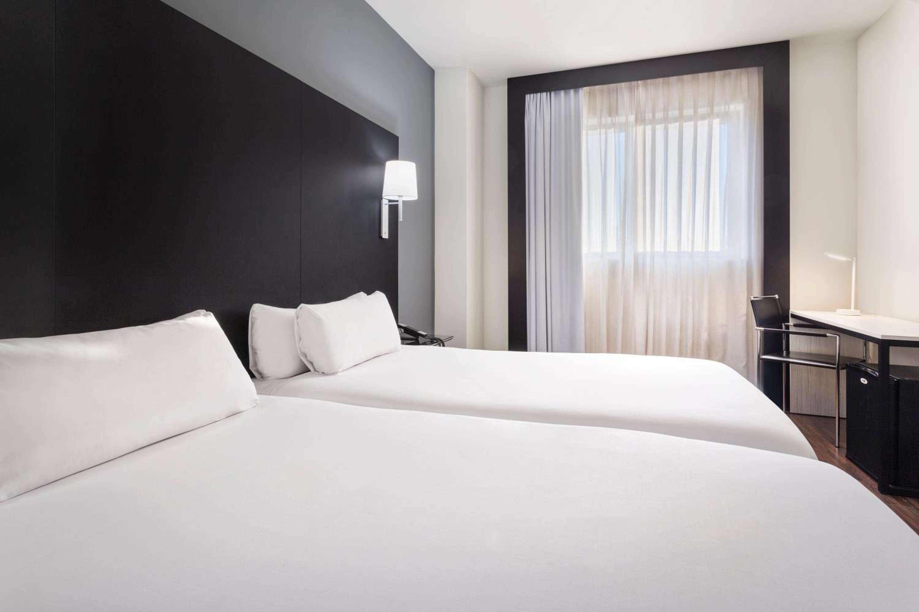 Twin Room - Photo 6