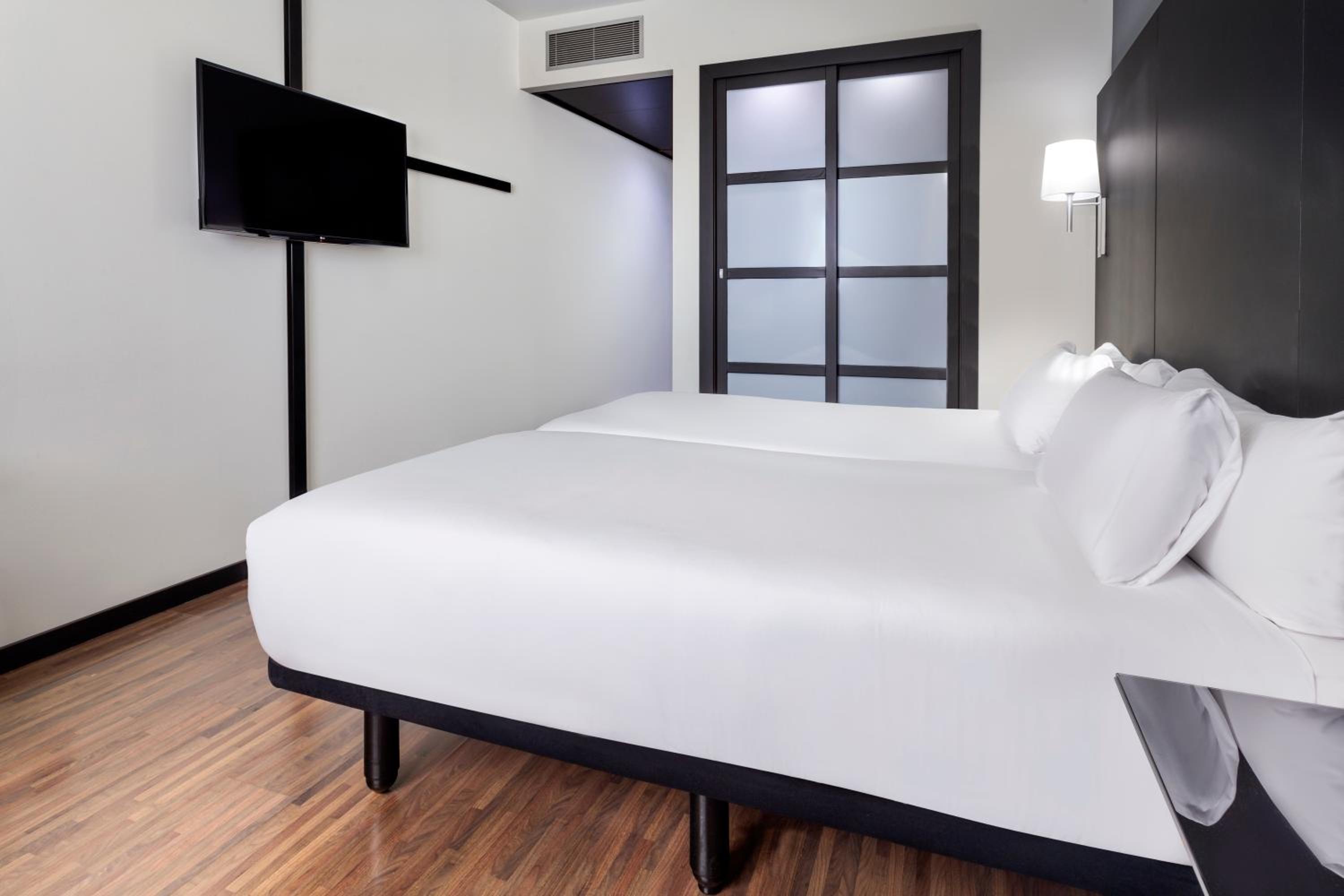 Twin Room - Photo 4