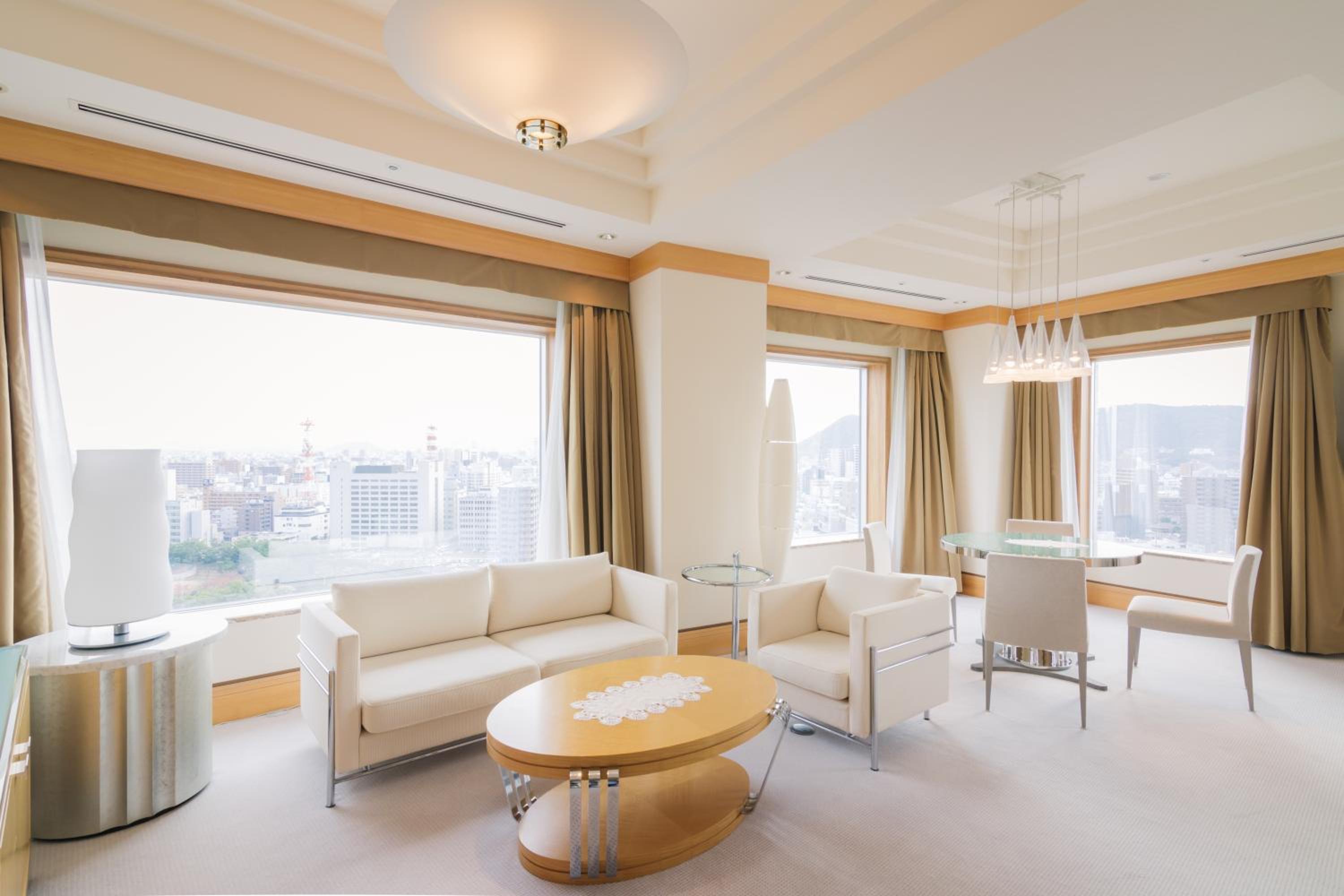 Royal Suite - Non-Smoking photo 2
