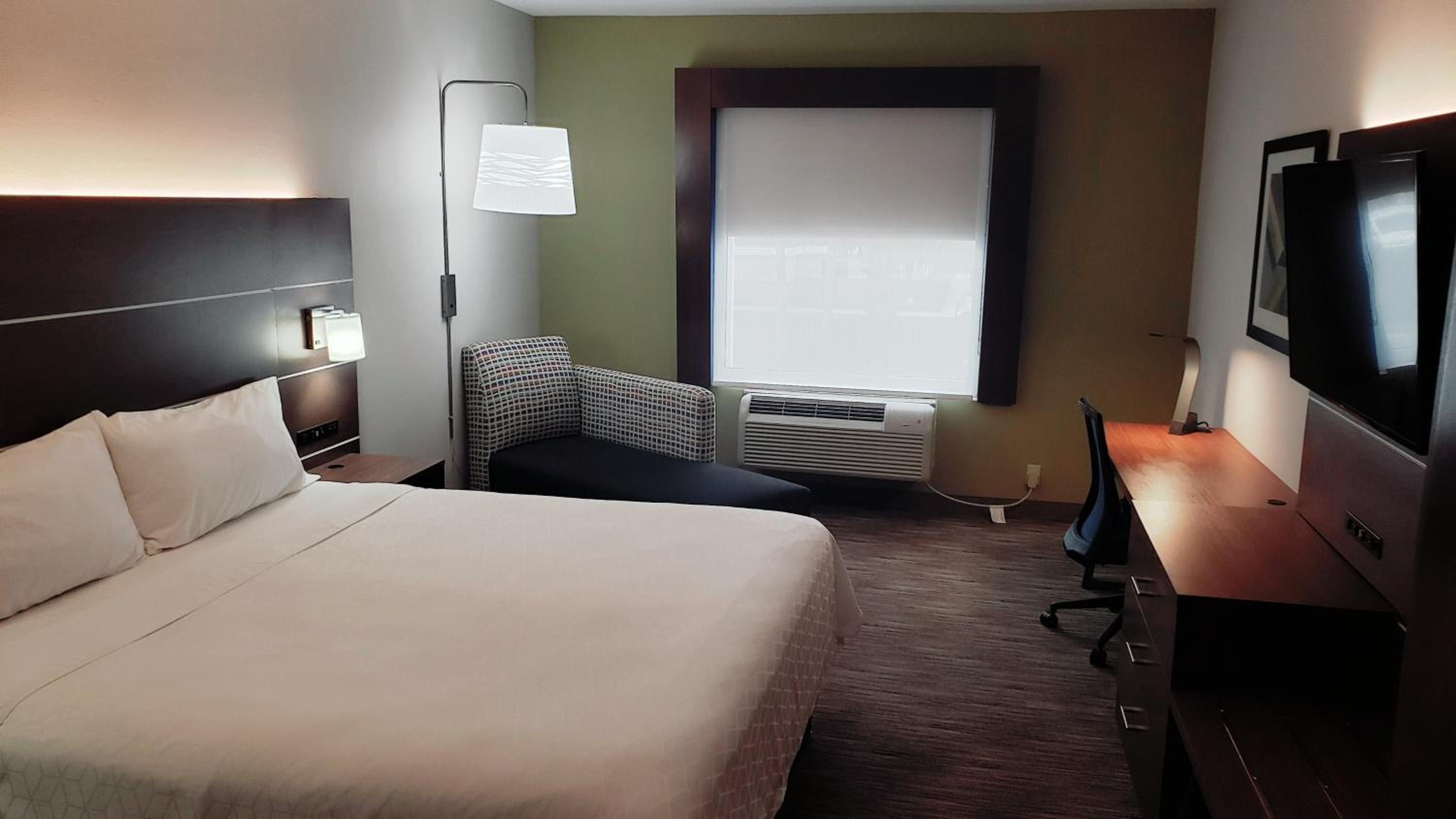 Standard King Room - Photo 1