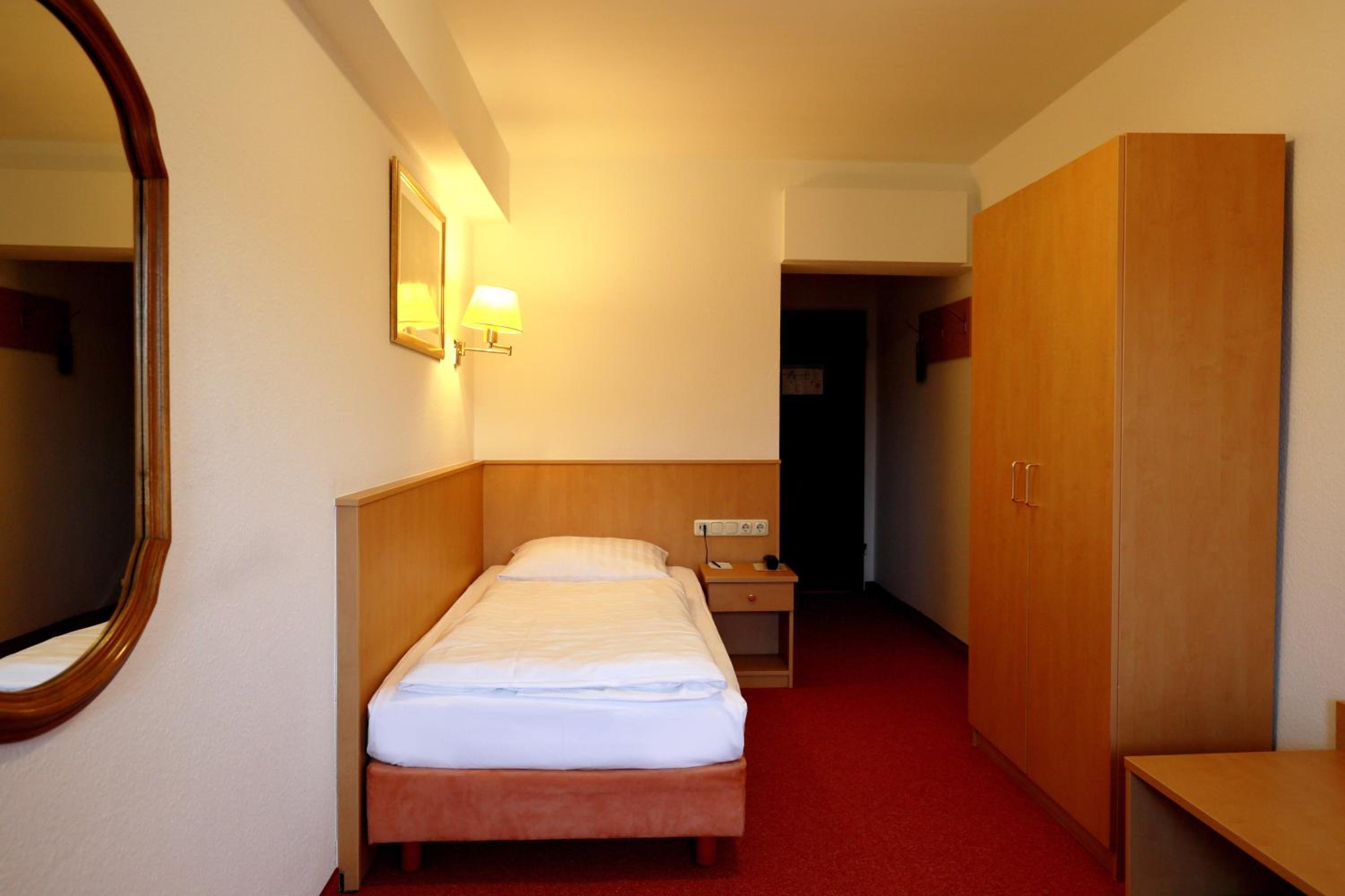 Single Room photo 3