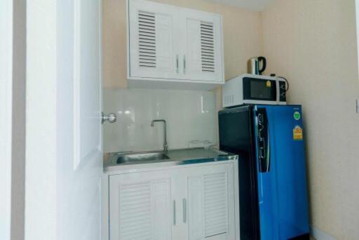 Family Suite with Balcony - Photo 10