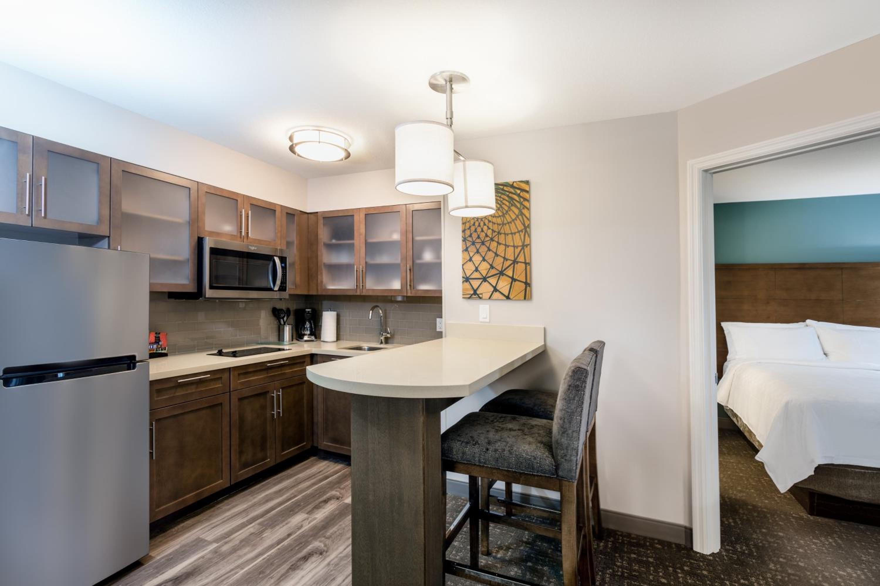 One-Bedroom Queen Suite with Two Queen Beds - Photo 3