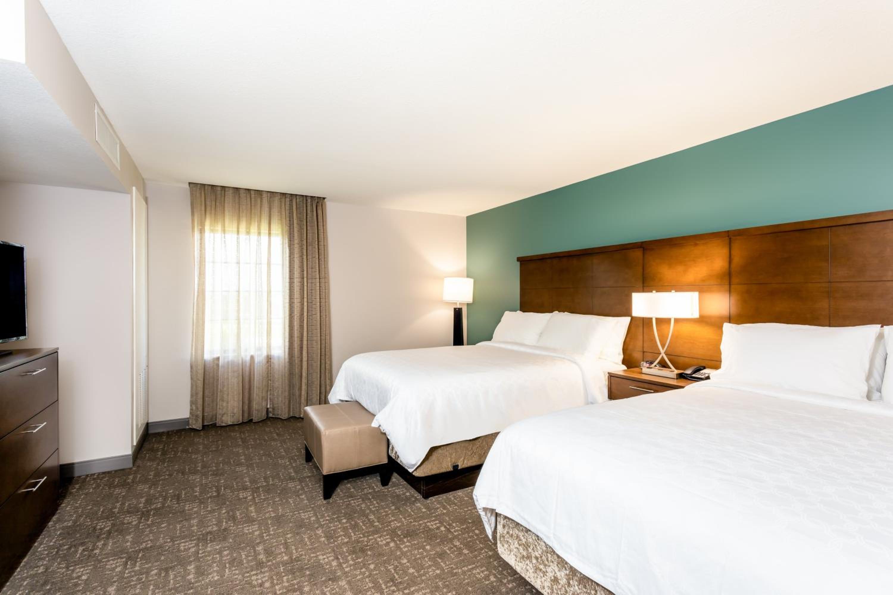 Two-Bedroom Suite with One King and Two Queen Beds - Non-Smoking - Photo 1