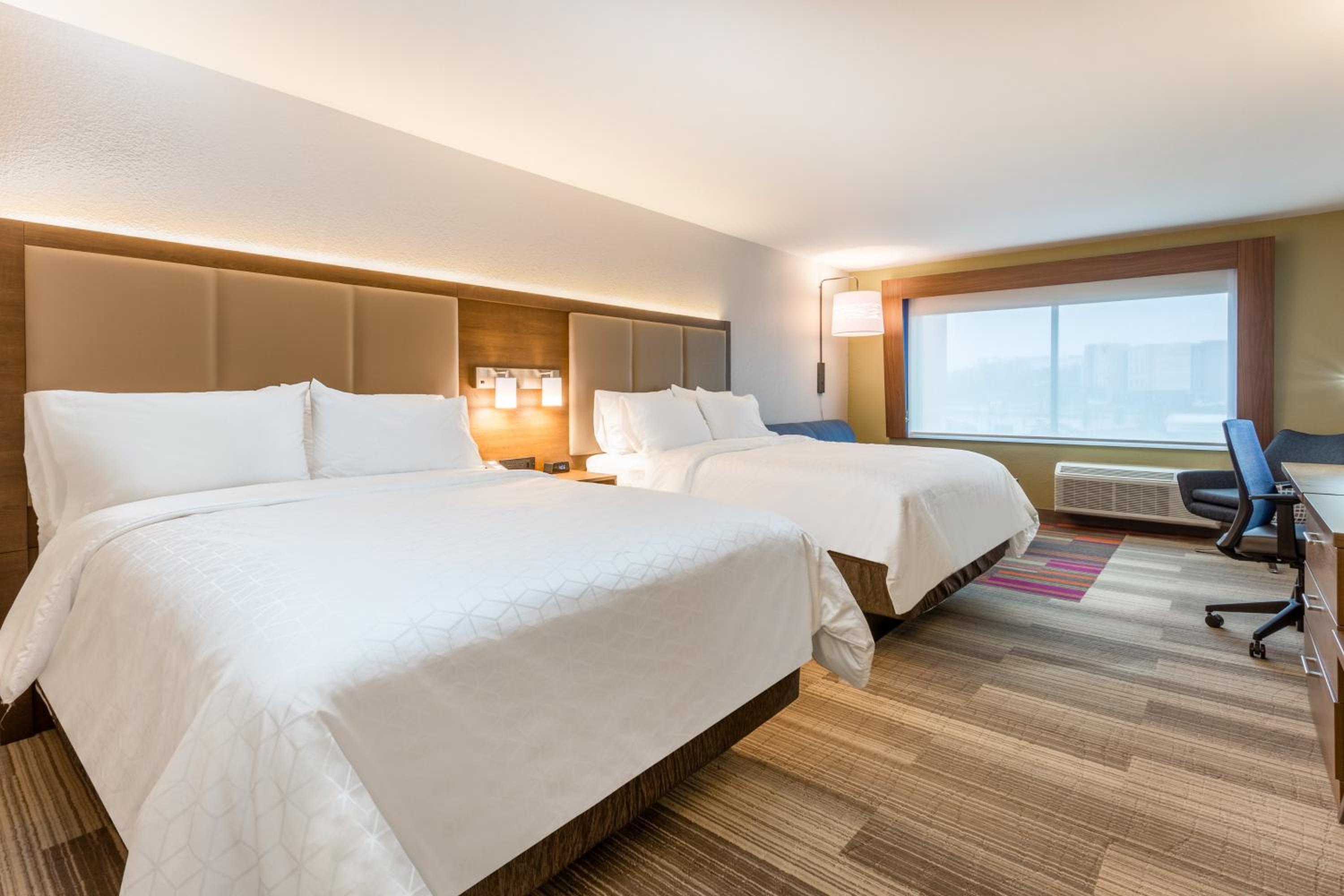 Queen Suite with Two Queen Beds - Photo 1
