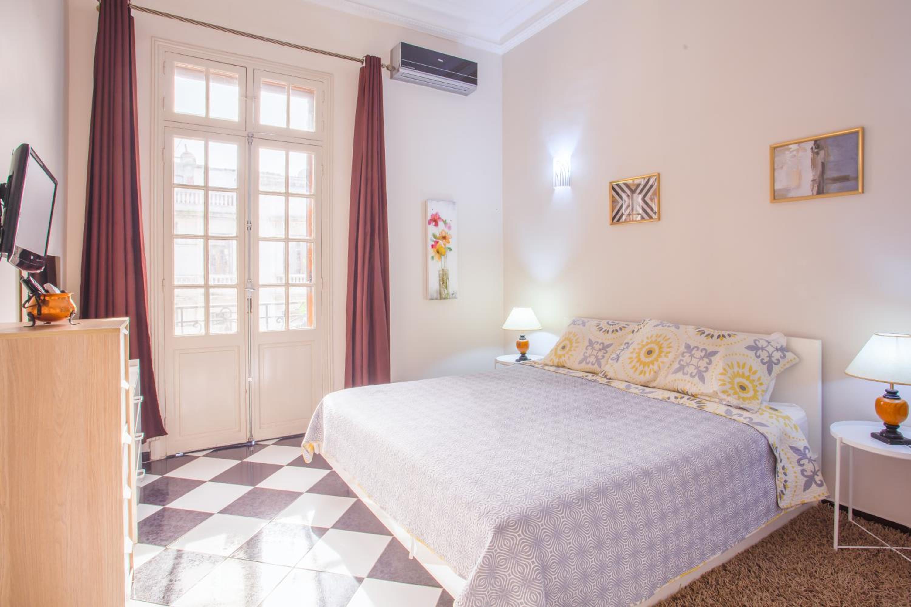 Apartment with Balcony - Photo 2
