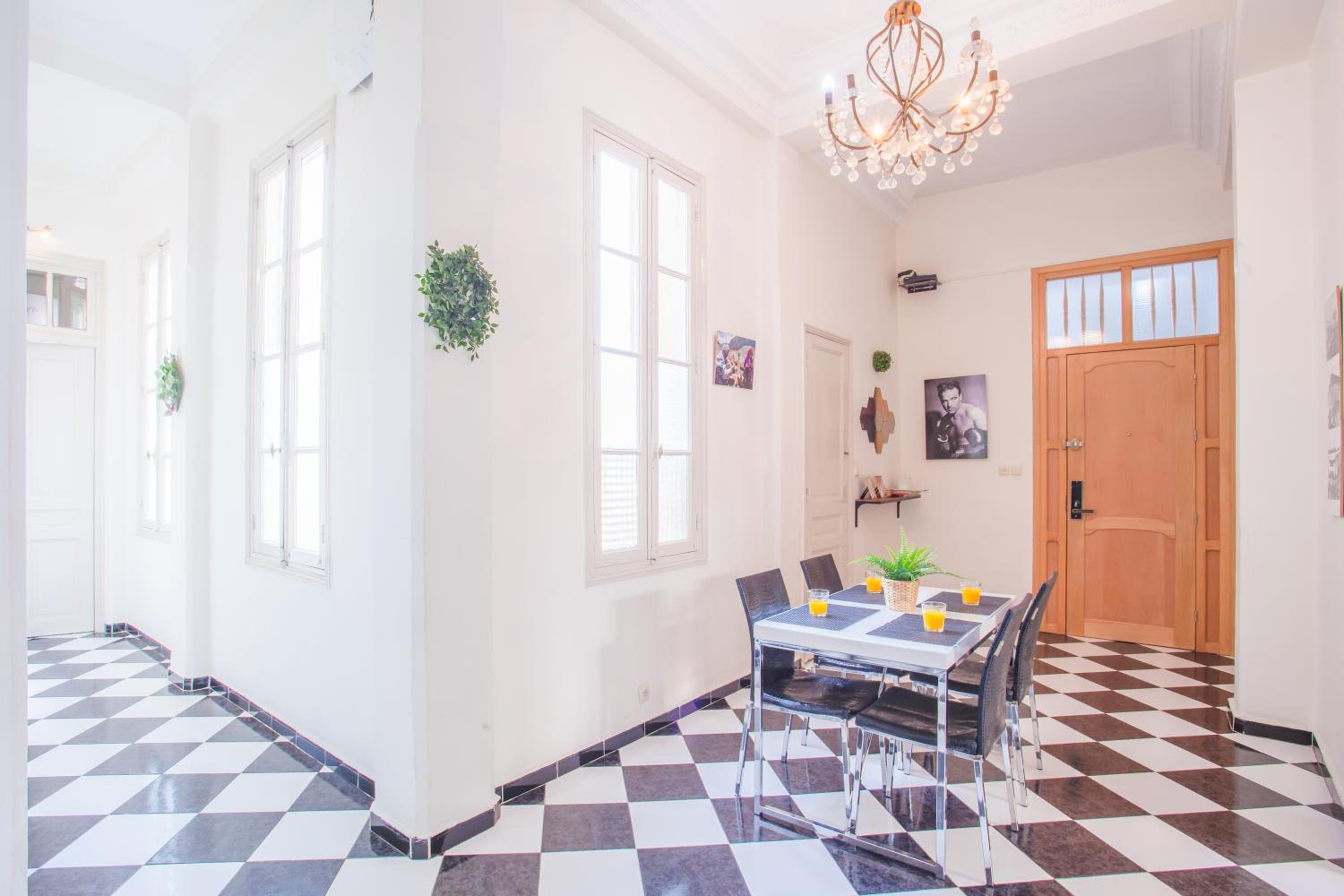 Apartment with Balcony - Photo 15