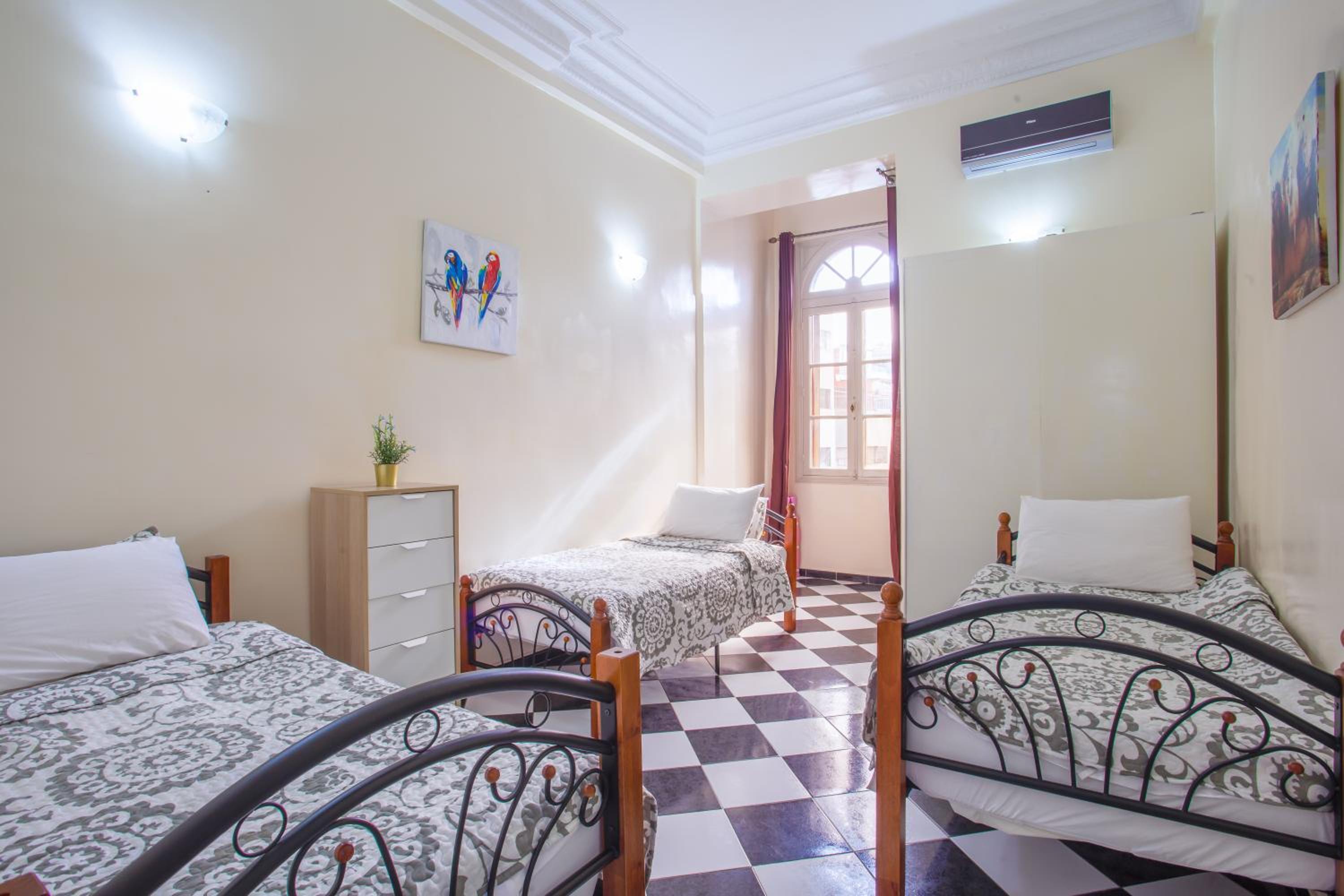 Apartment with Balcony - Photo 10