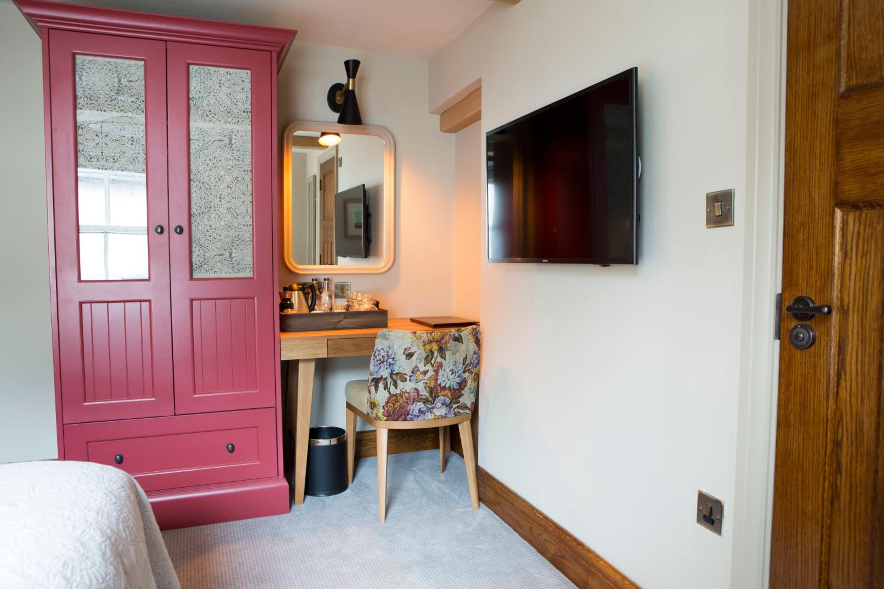 Standard Double Room - Photo 30