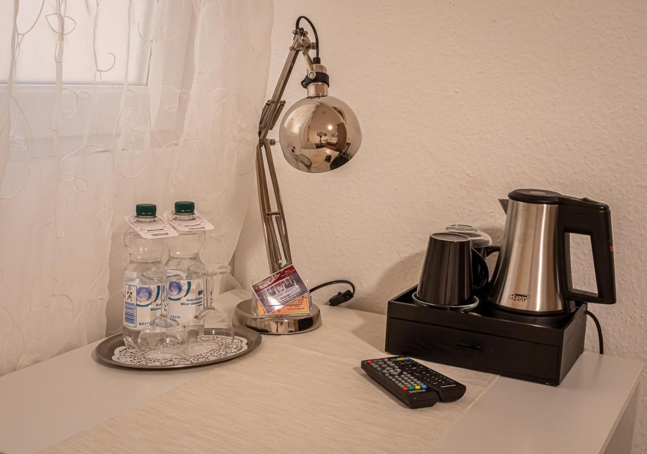 Twin Room - Photo 18