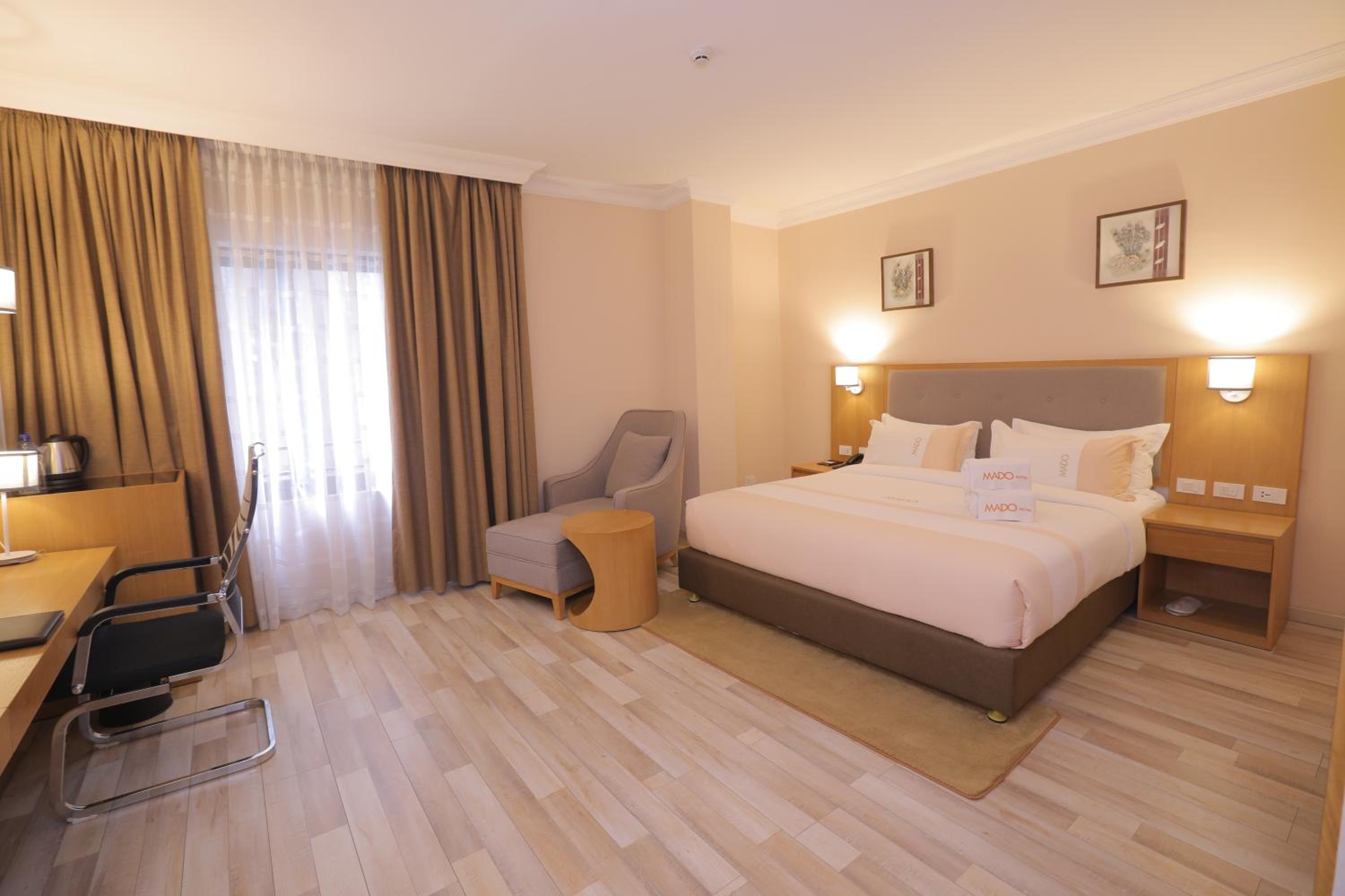 Superior King Room photo 2