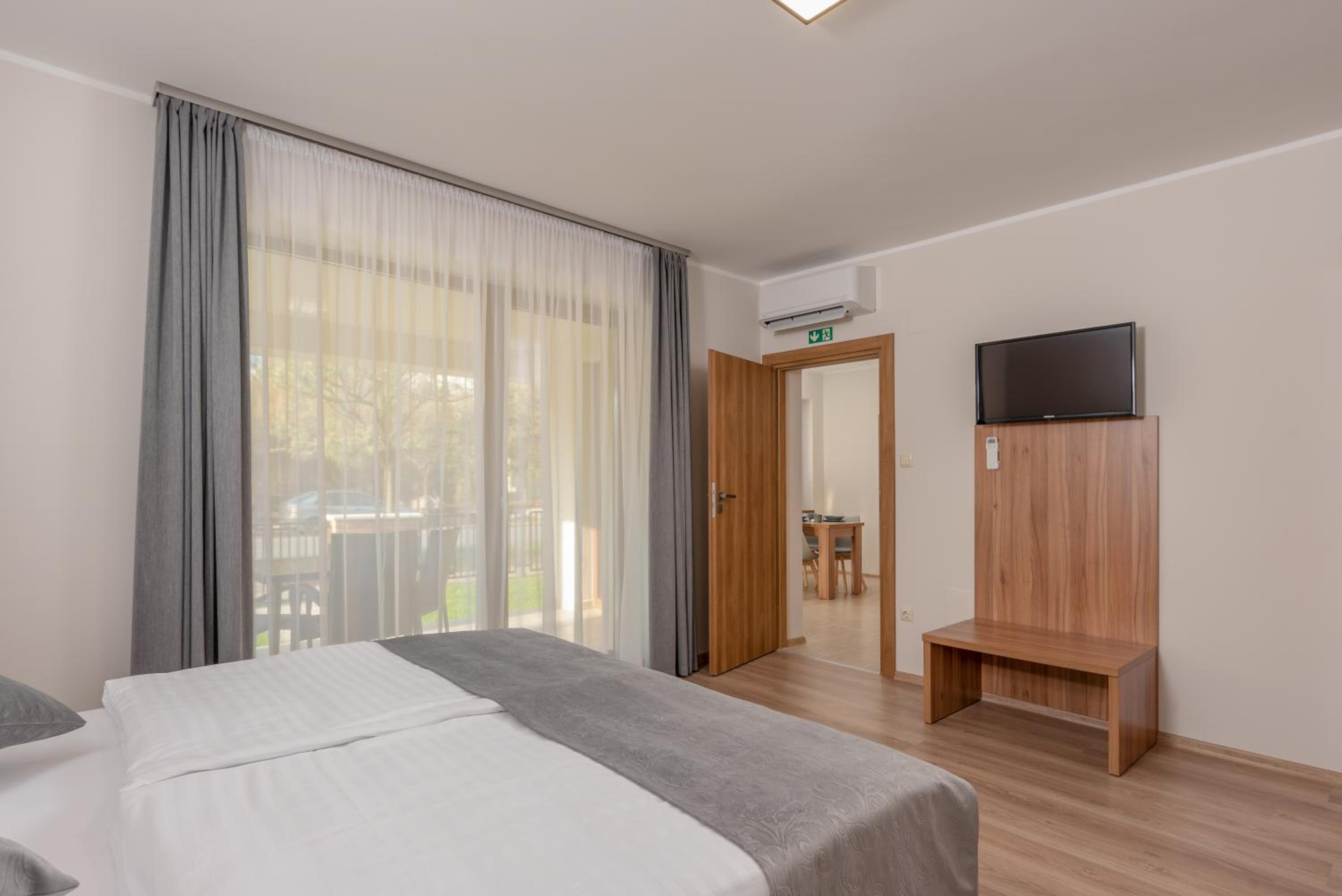 Two-Bedroom Deluxe Apartment with Balcony photo 1