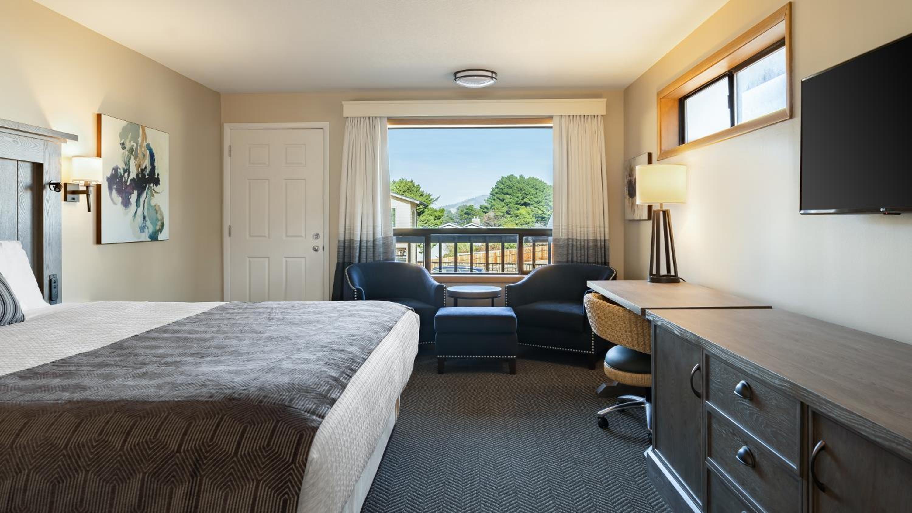 Standard Queen Room