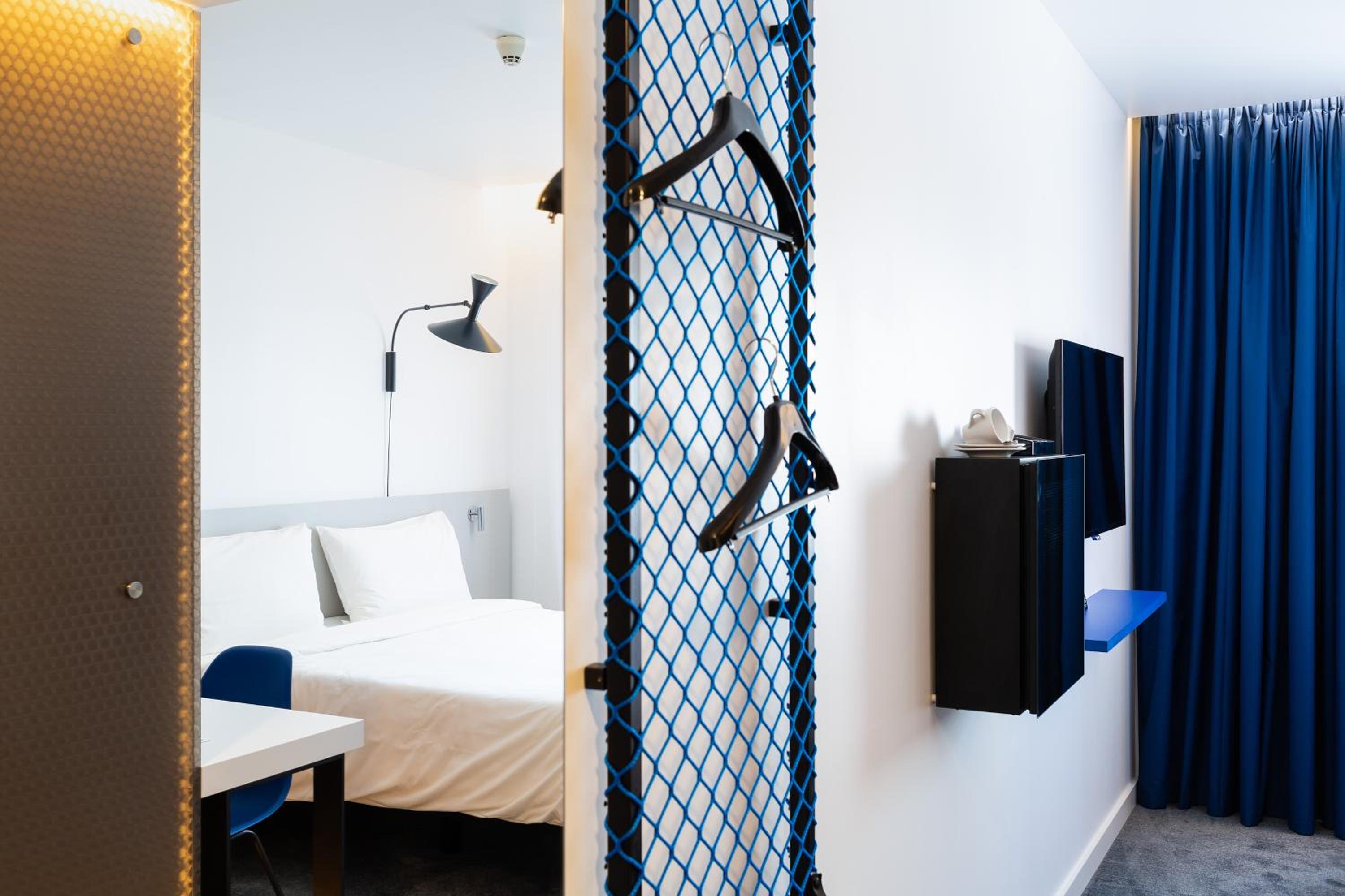 Premium Double Room thumbnail 6