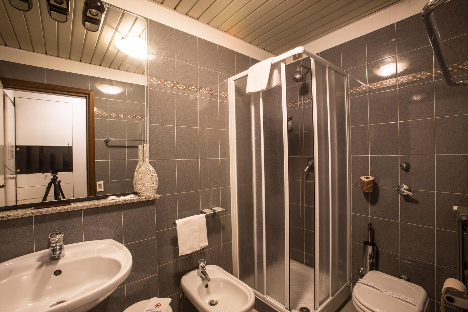 Double Room - Photo 7