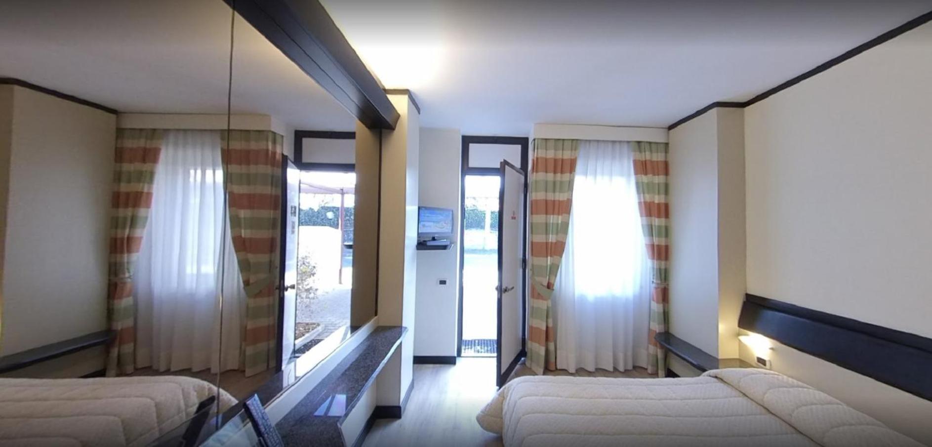 Double Room - Photo 4