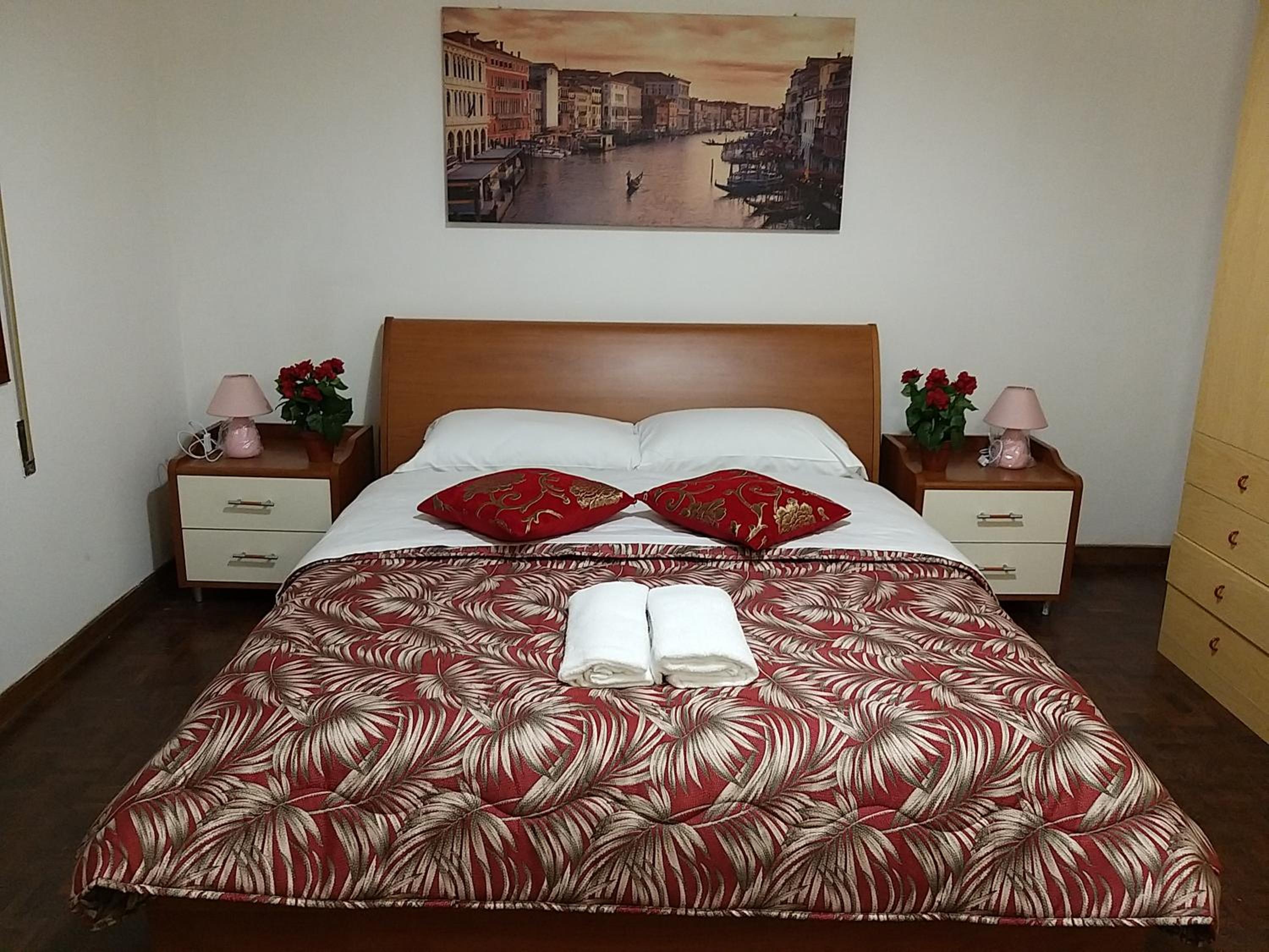 Basic Triple Room with Shared Bathroom photo 3