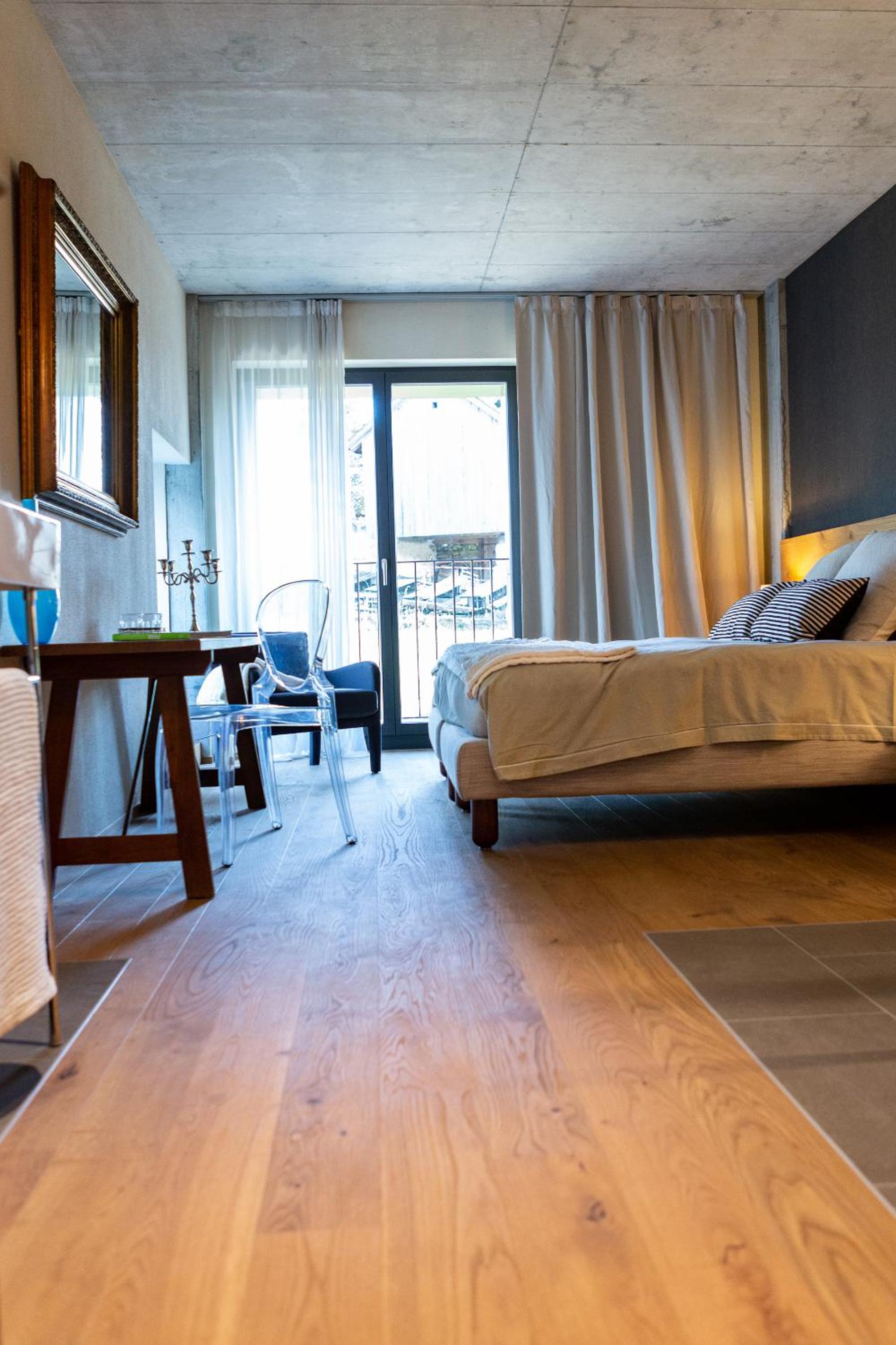 Deluxe Double or Twin Room - Photo 9