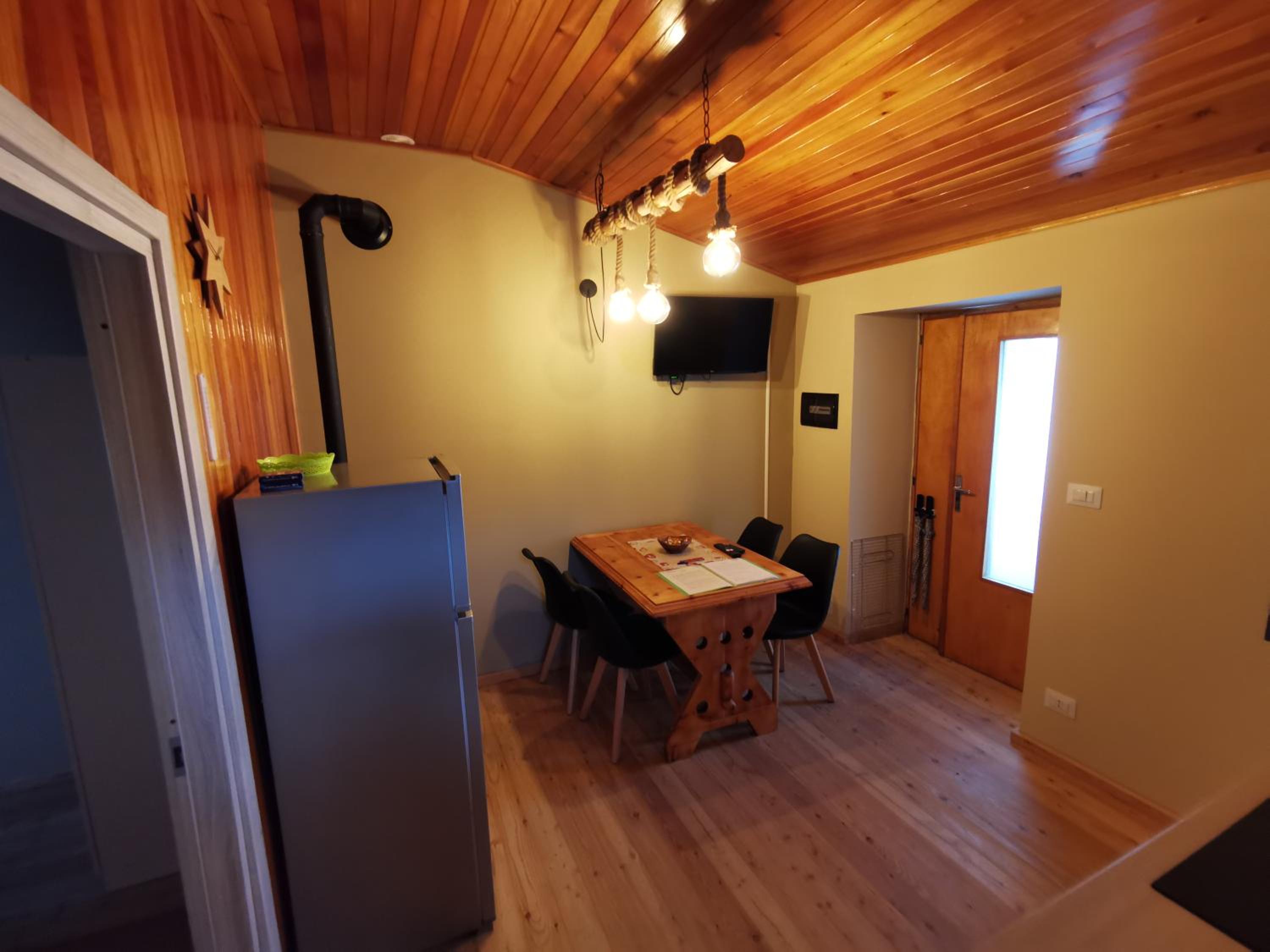Apartment with Terrace - Photo 3