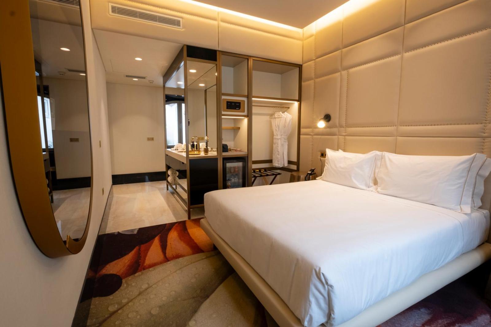 Deluxe Double Room photo 3