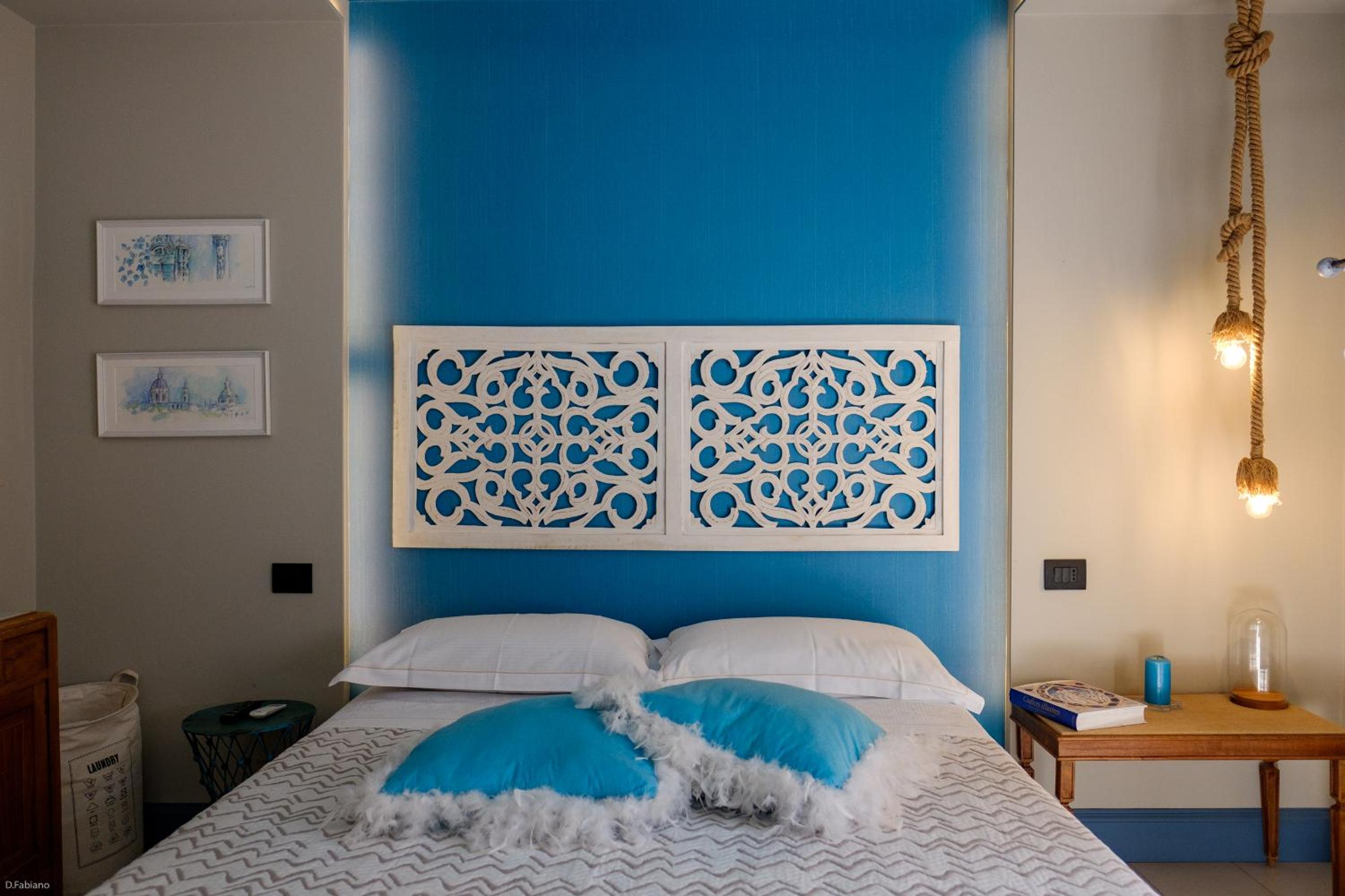 Double Room with Balcony - Photo 2