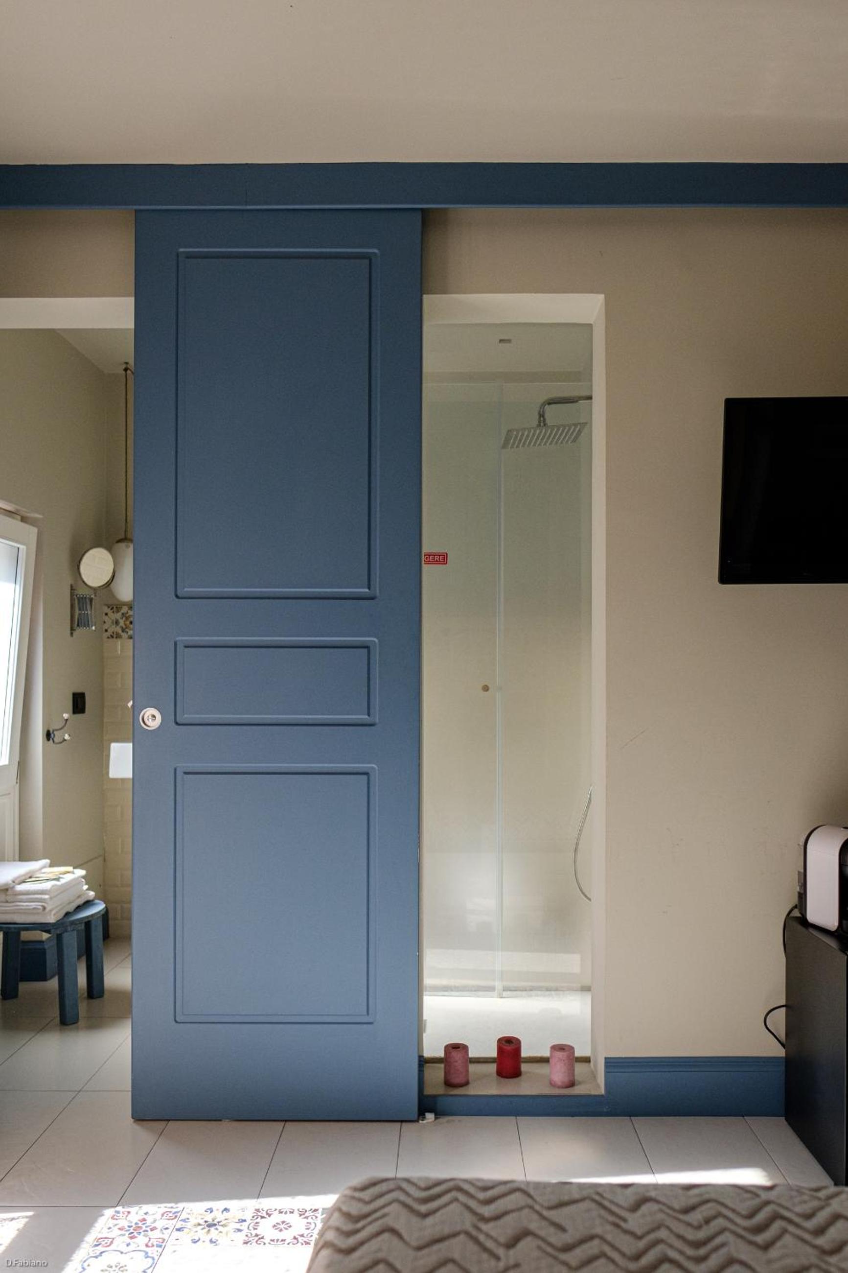 Double Room with Balcony - Photo 4